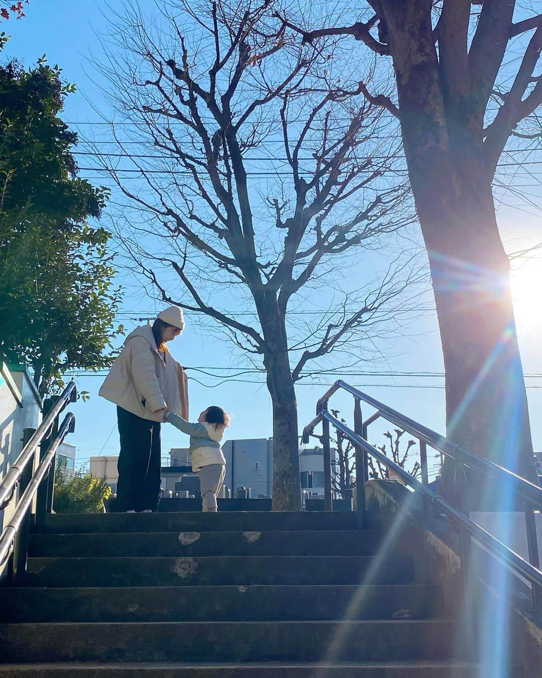 あやなんさんのインスタグラム写真 - (あやなんInstagram)「今日から長男幼稚園💗  次男と公園遊びしてきた〜🥰」1月10日 15時32分 - ayachan_0619