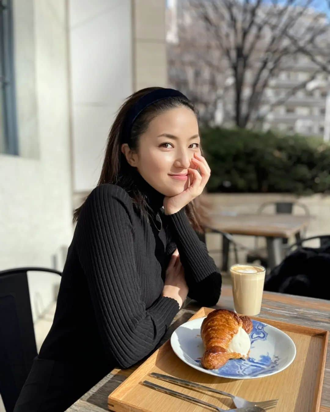 滝沢杏弥のインスタグラム：「今年も美味しいものいっぱい食べて、素敵な映画いっぱい観れますように🌞🎬🍿」