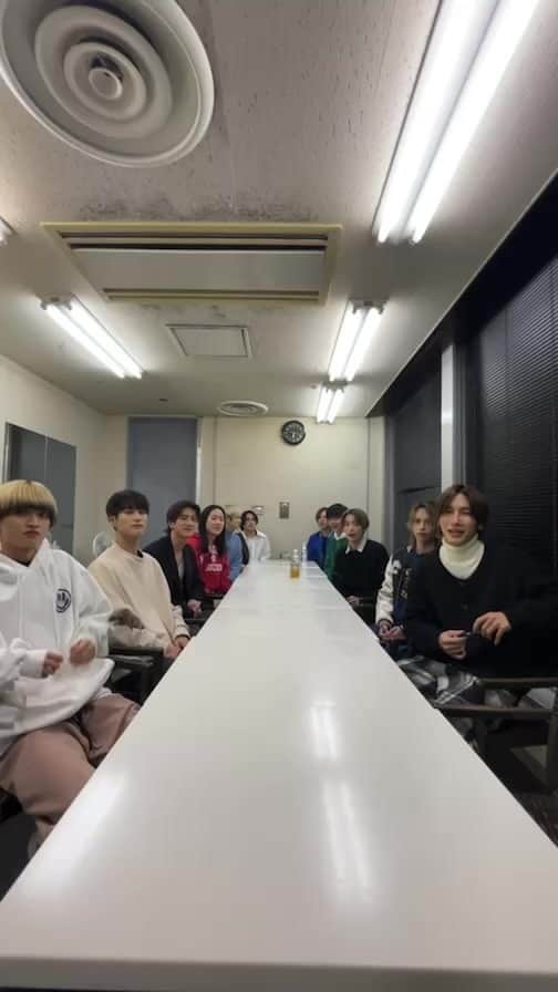 のインスタグラム：「カラオケ大会直前配信🎤✨」