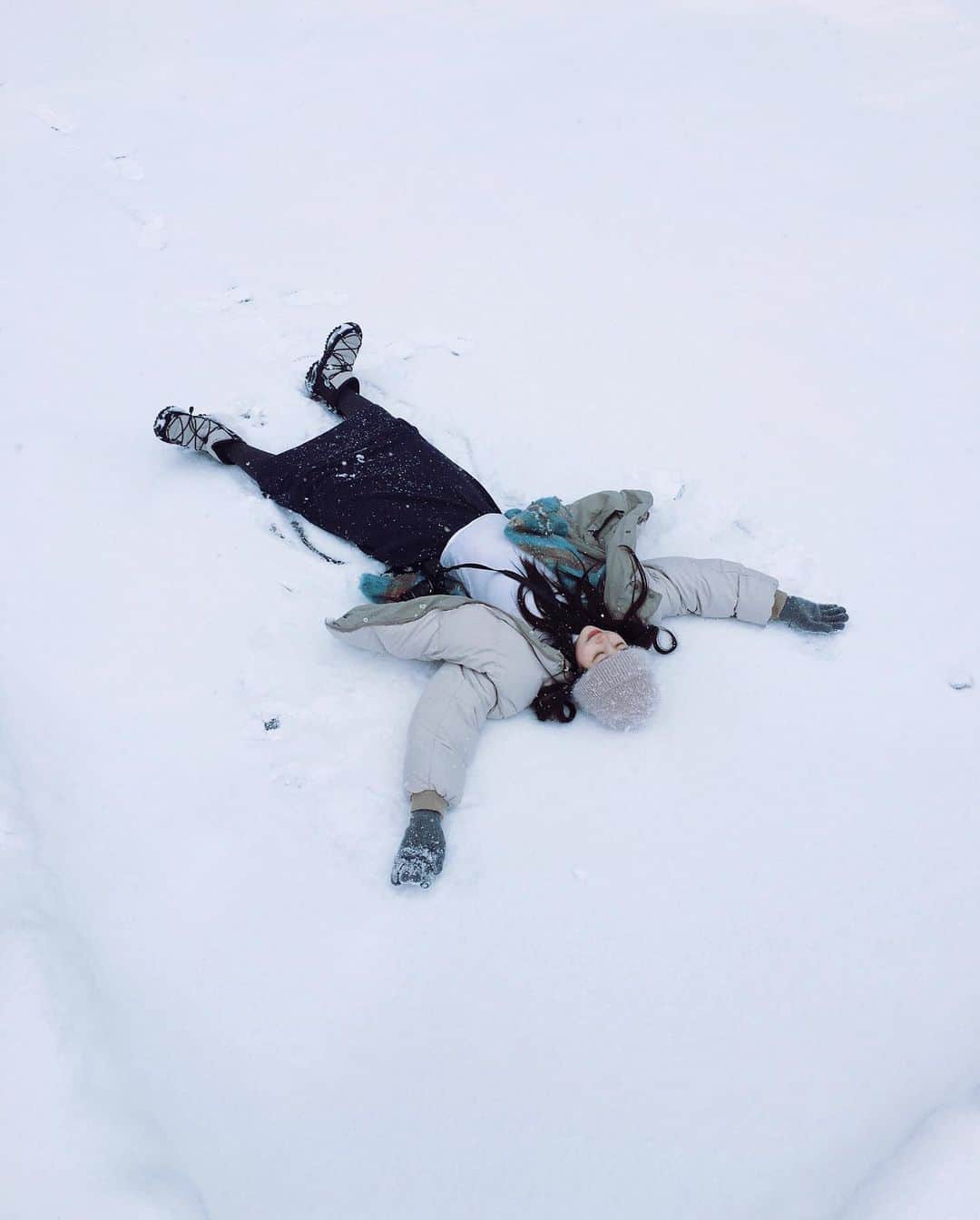 ソン・ファミンのインスタグラム：「필름 업데이트 됐습니다☃️ 맨 끝장에 전후 비교 사진도 있으니 참고해주세요💌」