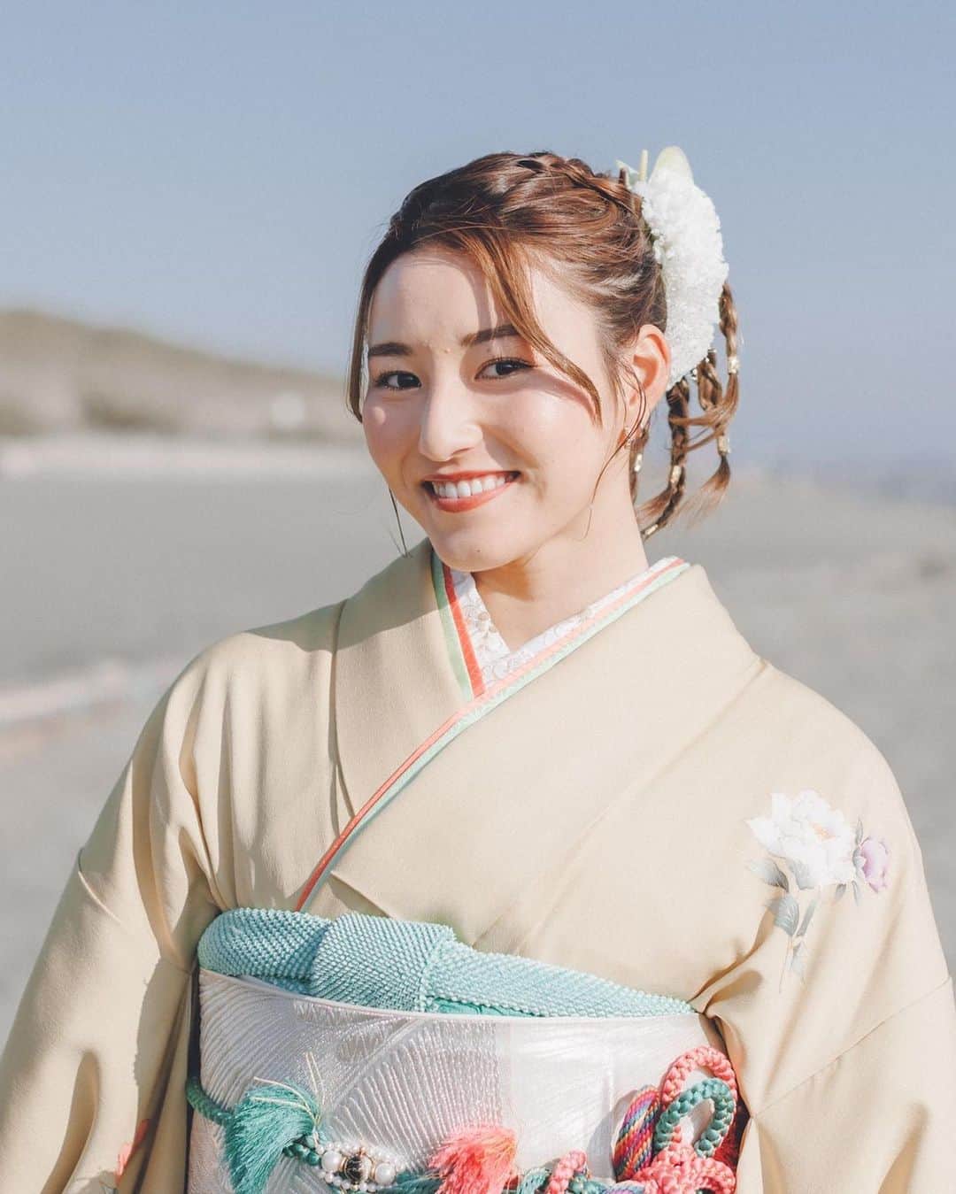 松田詩野のインスタグラム：「1/9 成人の日を迎えました㊗️💛  これからも感謝を忘れずに 強くしなやかな大人に成長していきたいです:)」
