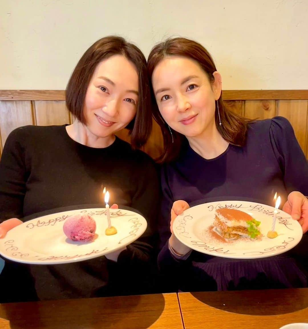 吉村美紀のインスタグラム：「新年会&1月生まれの美由紀ちゃんとお誕生日会✨✨ ありがとね❤️ 楽しい一日でした^_^  #お誕生日会 #新年会 #オステリアドゥエ」