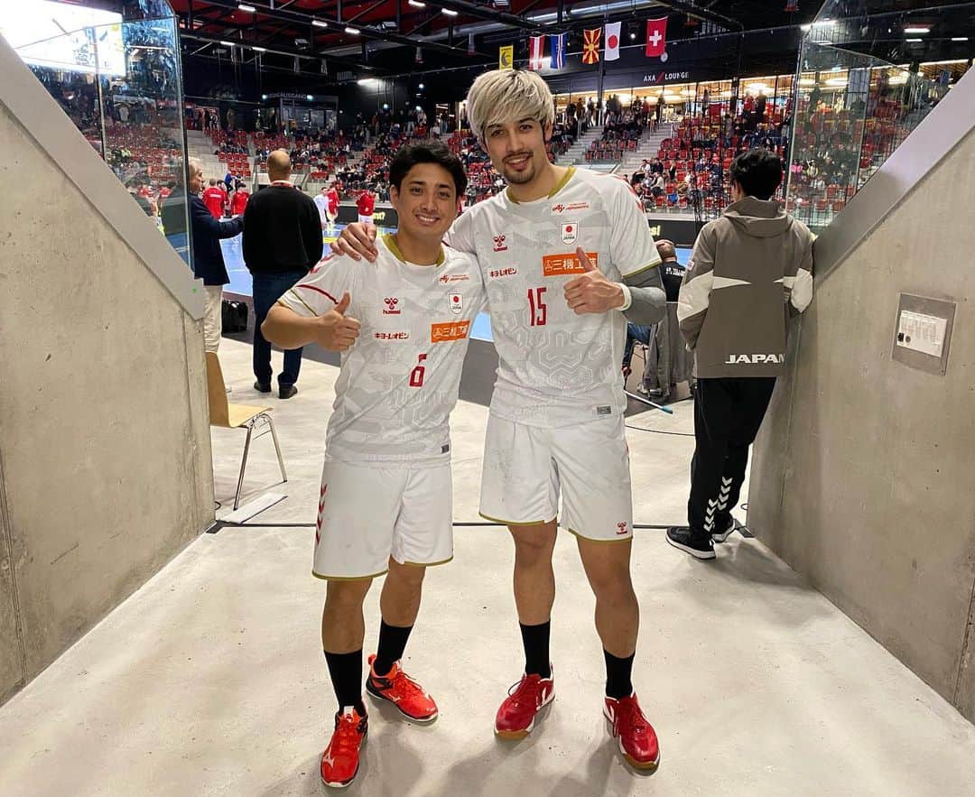 部井久アダム勇樹のインスタグラム：「Reunion with buddy at @jha_national 🇯🇵🇯🇵  #彗星JAPAN #handball #buddy」