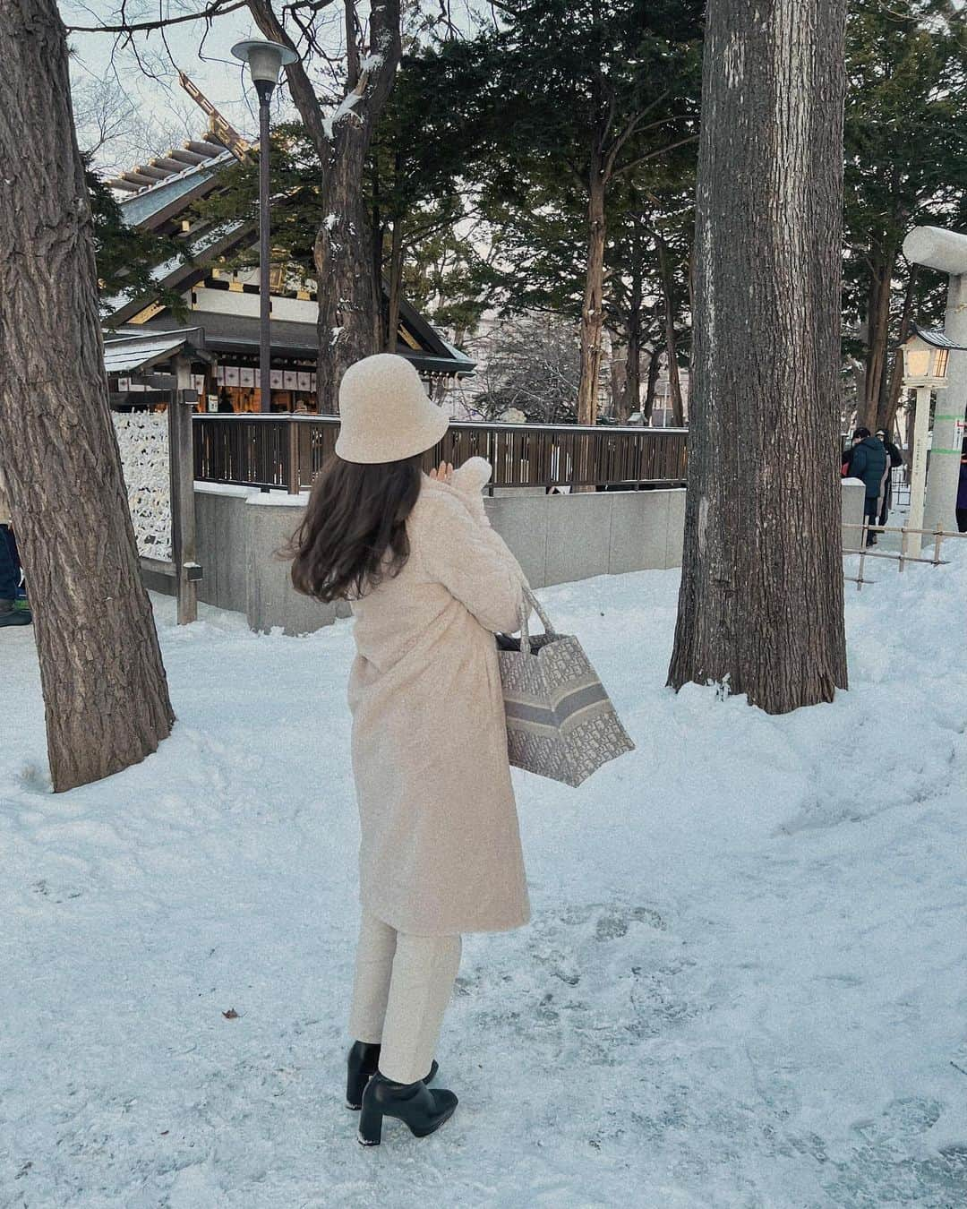 山田悠希のインスタグラム：「🍶 * 久しぶりに冬の札幌へ 寒すぎた🥹🥹 あけましておめでとうございます 今年もよろしくお願いします😌 * #札幌」