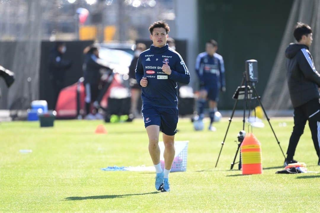 宮市亮のインスタグラム：「NEW SEASON 2023🔥 @yokohamaf.marinos  #5ヶ月ぶりにゴールへキック #リハビリは順調です #もう少し」