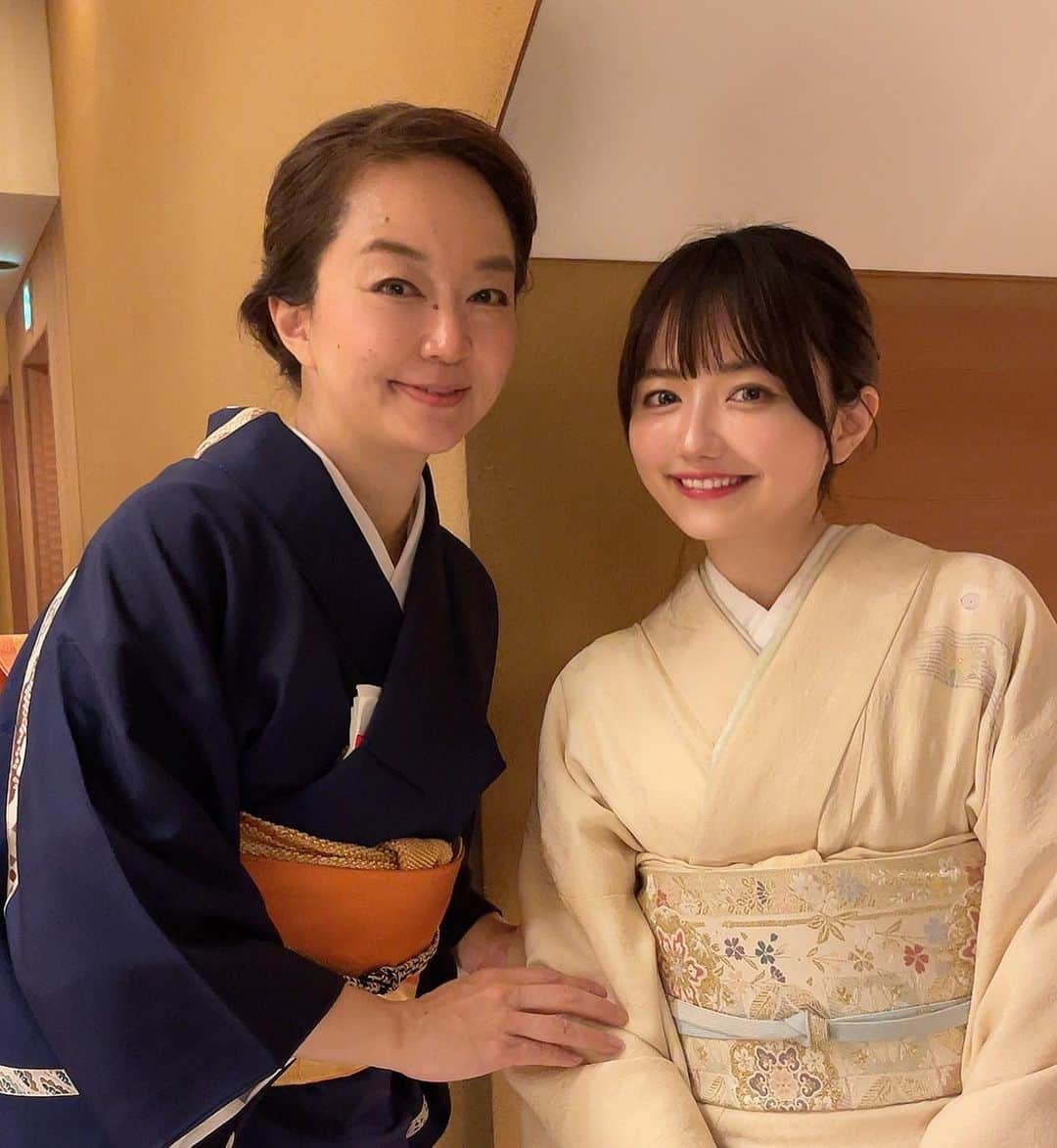 椎木里佳さんのインスタグラム写真 - (椎木里佳Instagram)「皆さま明けましておめでとうございます🎍夫婦ではじめてのお初釜でした🍵私の師匠は茶の湯だけではなく、古伊万里の保善など日本文化の継承に奔走されているパワフルな女性👏🏻 実はご先祖さま同士が江戸末期にまたしても上司と部下の関係性だったのです…！素敵なご縁を繋げていただいたことに感謝しながら、今年も茶の湯を愉しみます〜！ . . . #茶道 #茶道裏千家 #茶の湯 #初釜 #日本文化　#着物」1月10日 22時21分 - rikashiiki