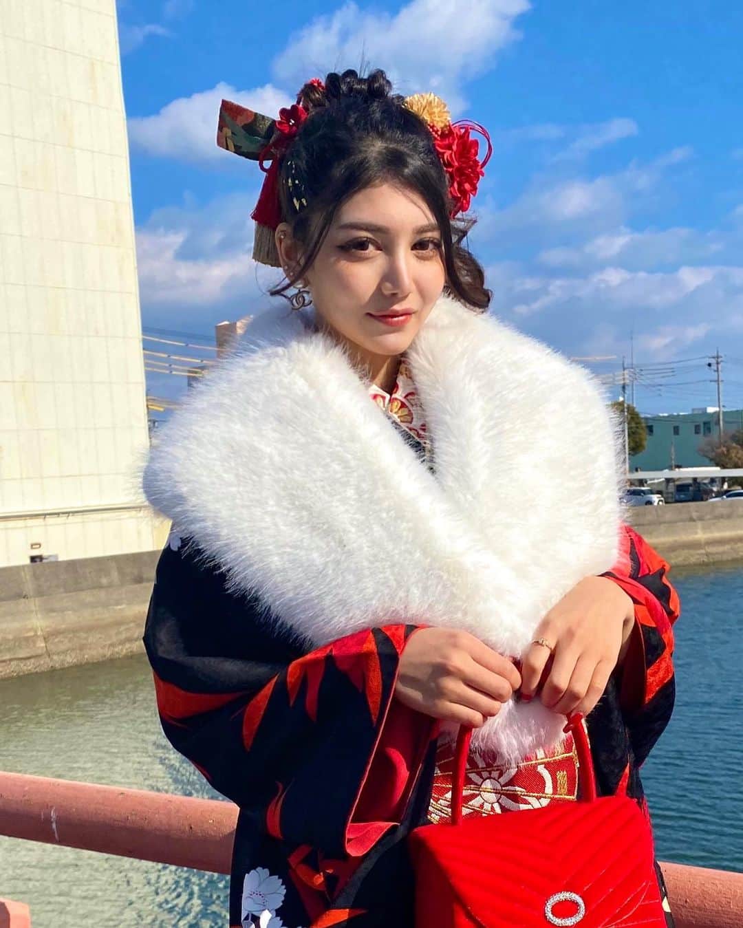 サントス飛鳥のインスタグラム：「❤️🍎🍒❣️👠🌹   #成人式 #成人式ネイル #キャバ嬢 #振袖ヘア #振袖　#錦3 #キャバクラ #キャバ嬢 #夜の街 #夜職  #ヘアセット #キャバ嬢ヘアメイク #ラウンジ #キャバ #名古屋 #歌舞伎町 #すすきの #北新地 #selfie #like #instagood  #fashion #style  #소통해요  #自拍#粉我  #selfiegram #02 #l4l #likesforlike」