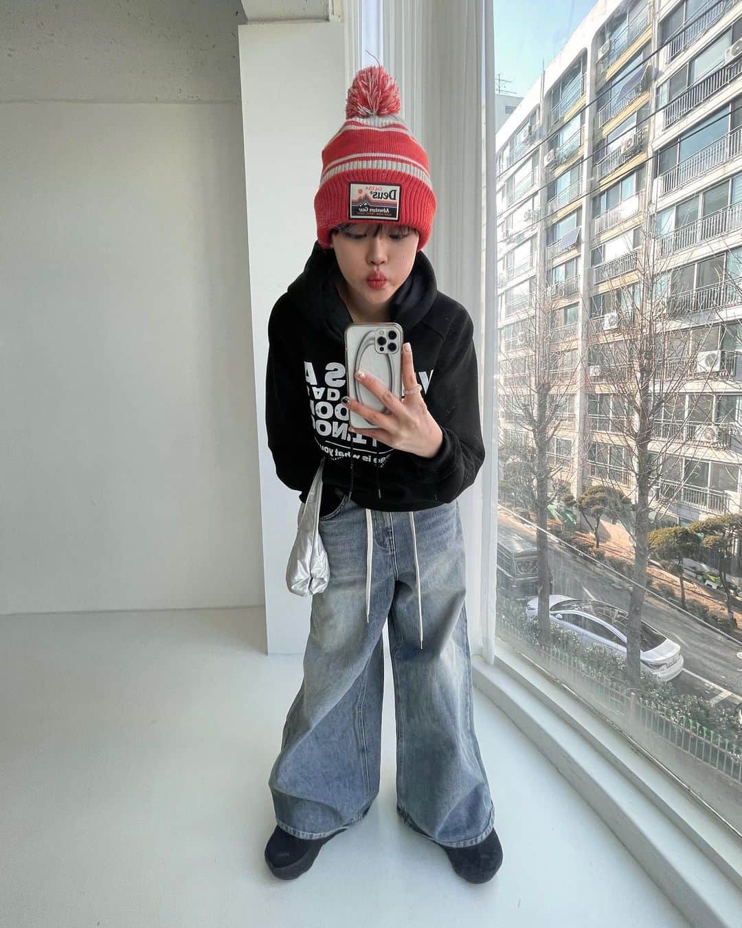 ビヤのインスタグラム：「내가 작아져볼게 얍」
