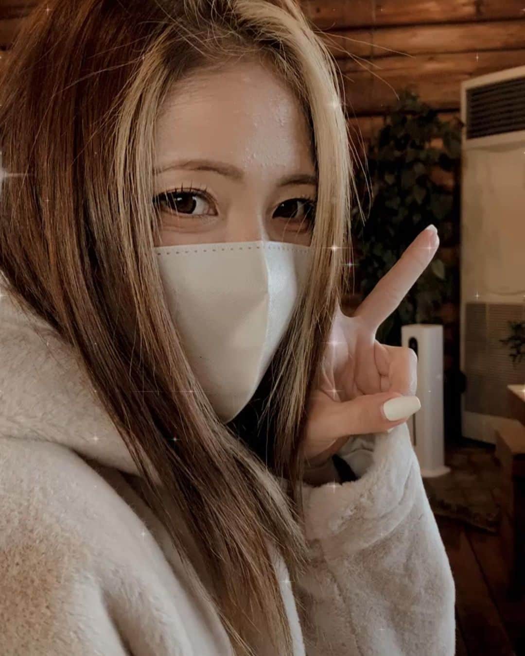のインスタグラム：「. 0110 26歳になりました🫶🏽 たくさんのメッセージありがとうございます🎈  26歳はハッピーに生きたい🫧 2023年の國武を応援してください😉📣！  たくさんのメッセージがもらえて最高の誕生日でした☺️🥂 . . #26yearsold  #國武愛美 #みんなにありがとうの日 #ぱぱままありがとう」