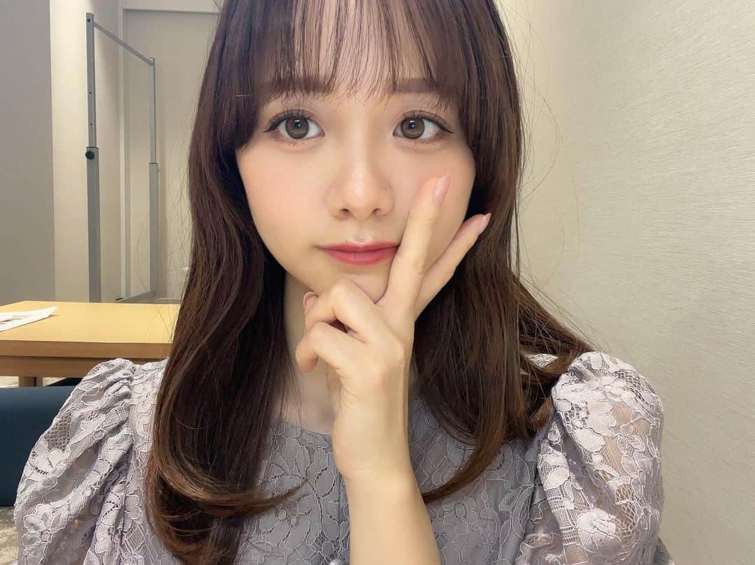 のインスタグラム：「. 今年は正月太りしませんでした。えらい。 #最近流行りのポーズ教えてください」