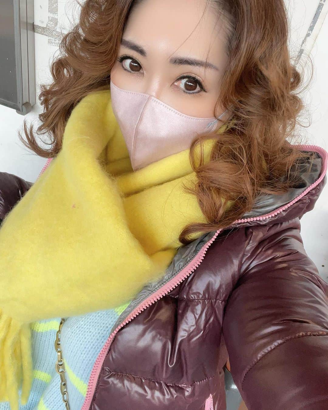 沢田麗奈のインスタグラム：「ー 謹賀新年🎍⛩  と言っても… もう、1月10日ですわ！  今年も、あっという間に過ぎちゃうから… 決めた事を、 着実にやらなければね、私！ 笑  今年も、宜しくお願いします♡  ー #自撮り #アラフィフ #美意識高め  #美意識高い人と繋がりたい  #2023年の目標  #海外進出 #followmeplease」