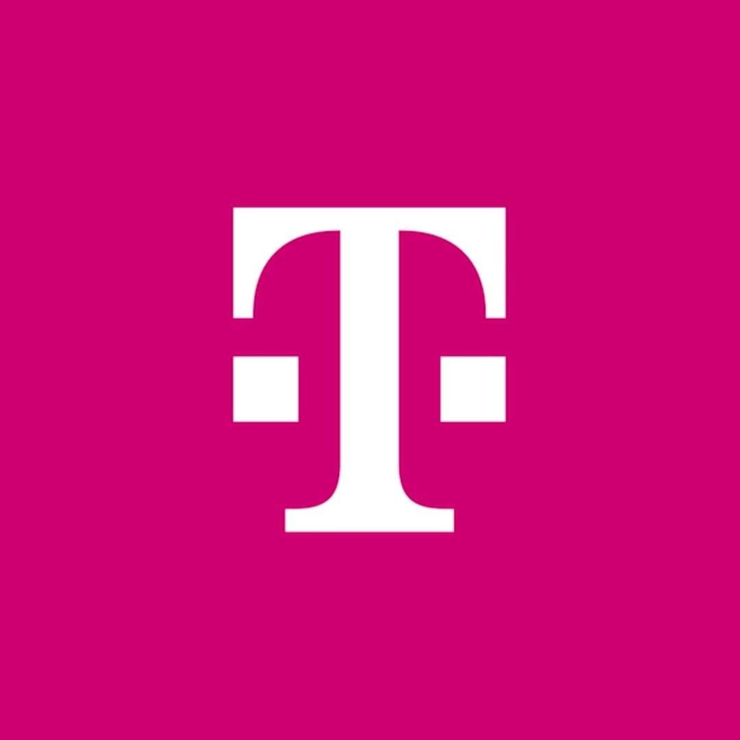 FCインゴルシュタット04のインスタグラム：「Wir sind heiß - die 3. Liga ist zurück! ✨❤️ ALLE Spiele gibt’s nur bei @magentasport. Weitere Infos unter: https://bit.ly/3Liga_2023!」