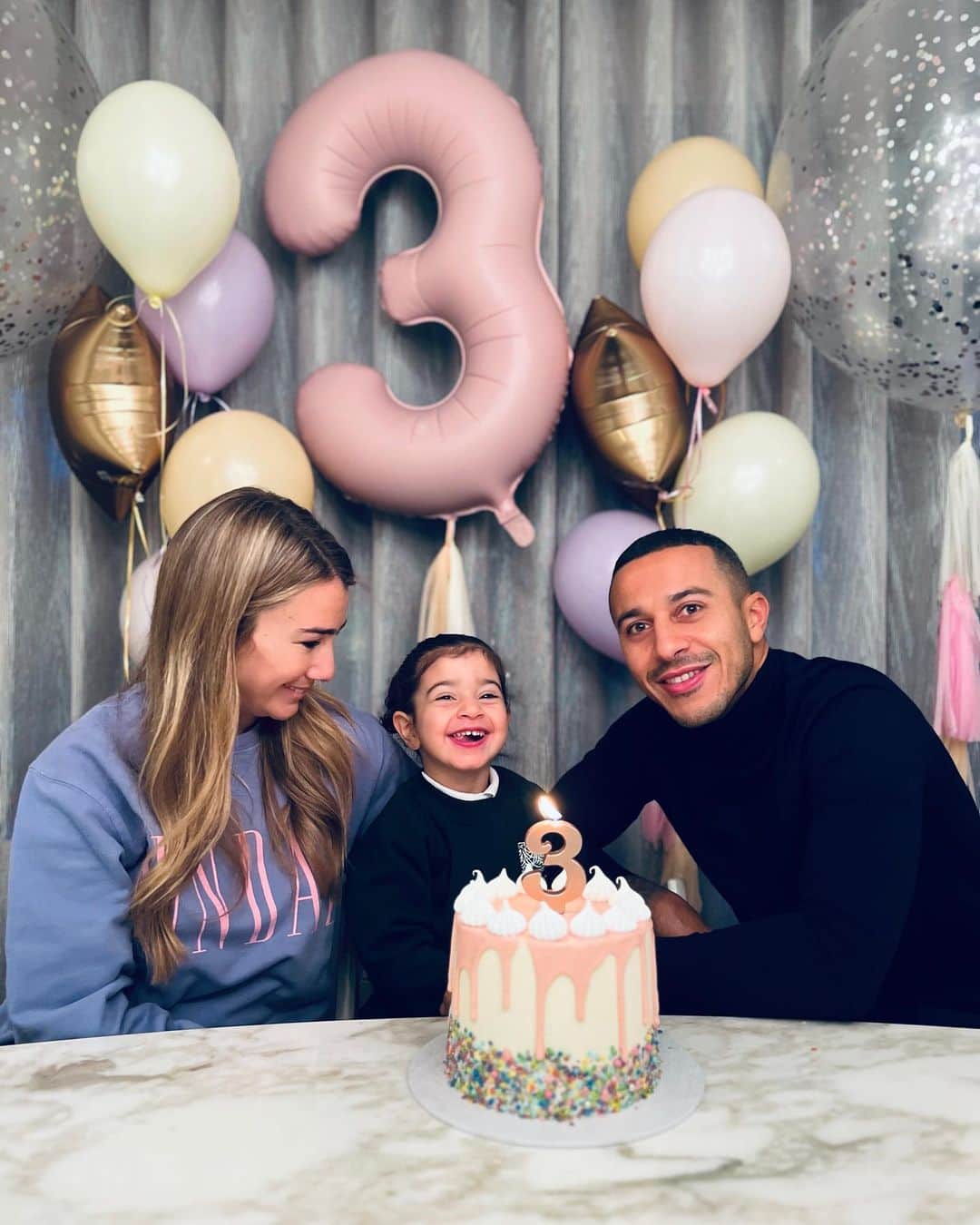 ティアゴ・アルカンタラのインスタグラム：「Feliz Aniversário minha princesa」