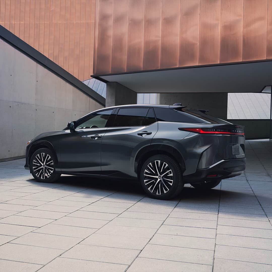 Lexus USAさんのインスタグラム写真 - (Lexus USAInstagram)「From hybrids, to plug-in hybrids, to our first all-electric RZ. This is a new take on electric, created by (and for) the driver. #LexusRZ #LexusElectrified」1月11日 7時08分 - lexususa