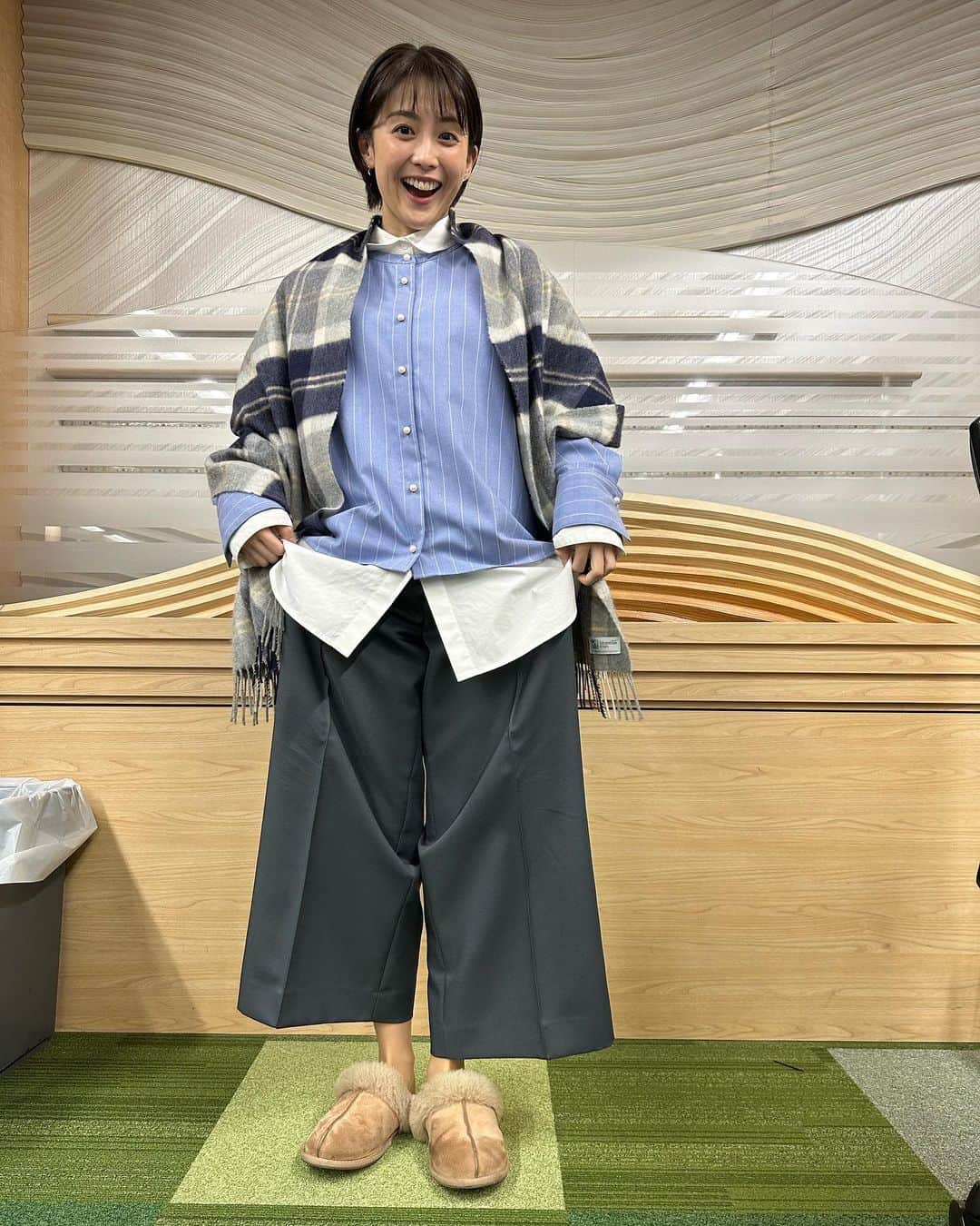 フジテレビアナウンサーのインスタグラム：「海老原優香です！  Live News it! OA終わりの宮司アナに防寒対策を聞いてみました☃️  ストールなどで🧣 皆様も暖かくしてお過ごしください☺️  #宮司愛海」