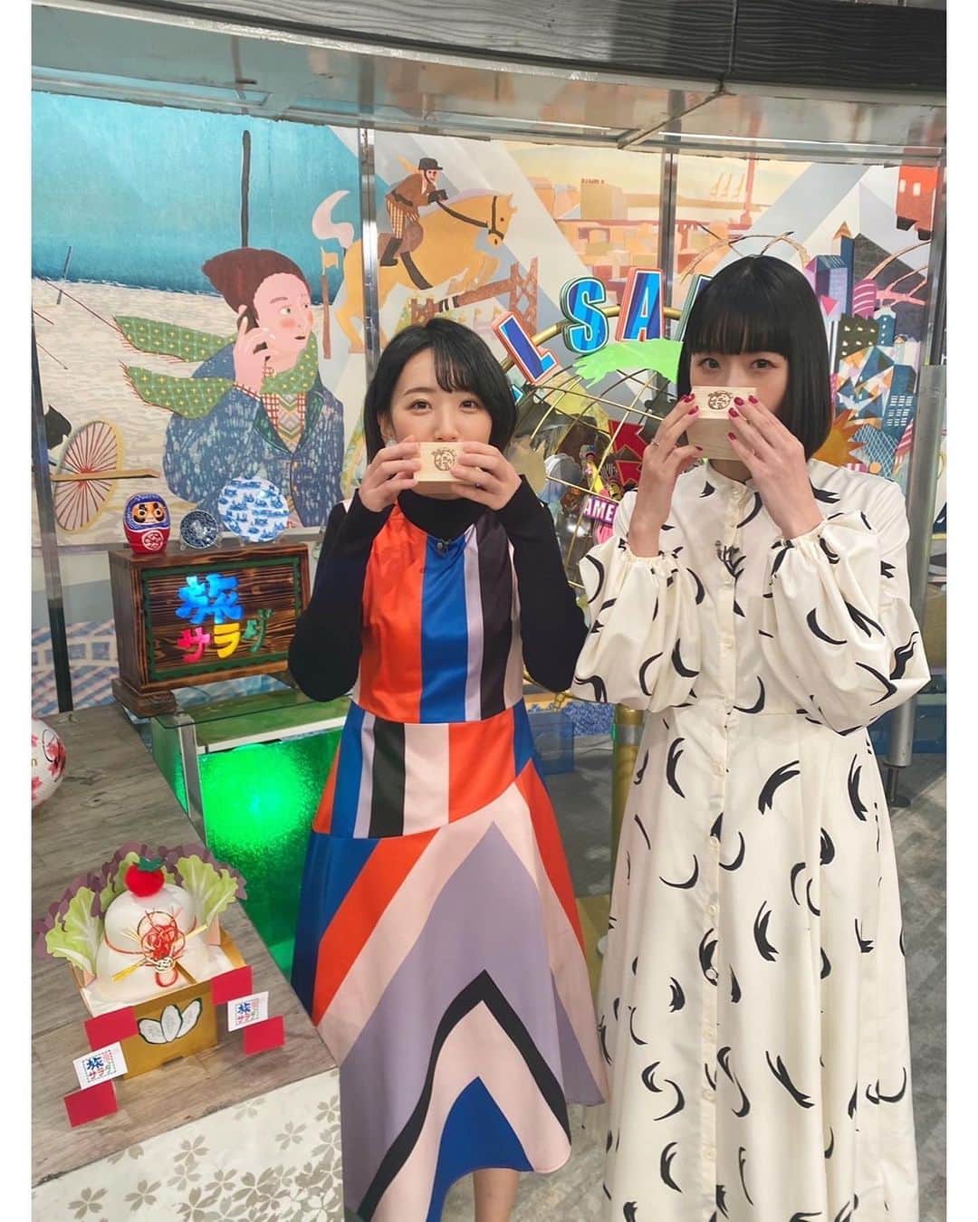 東留伽のインスタグラム：「新春企画🌅コレ欲しかろうの旅〜 コレうまの旅で訪れた静岡、宮崎のお店に再び行って参りました🫡 ． ． 静岡のシーンで食べていたアイスは、以前放送した「ななや」さんの一番濃い抹茶です！ @nanaya_shizuoka  . やっぱり濃い。でもめちゃくちゃ美味しかったです😆 ． ． 旅サラダ菰樽で華々しい鏡開きとなりました✨ なかまる印のロゴ入り枡も可愛いです！ ． ． 宮崎では青島神社で少し早めの参拝へ😌 鬼の洗濯板と呼ばれる海岸の地形が印象的でした。 ． 静岡では、以前のロケではずっと曇っていた富士山が姿を現しました！！はじめてこんなに近くで見られた🗻 ． みなさんの初夢には登場しましたか？ ． ． #旅サラダ #コレうまの旅 #コレ欲しかろうの旅  #静岡 #富士山 #宮崎 #青島神社」