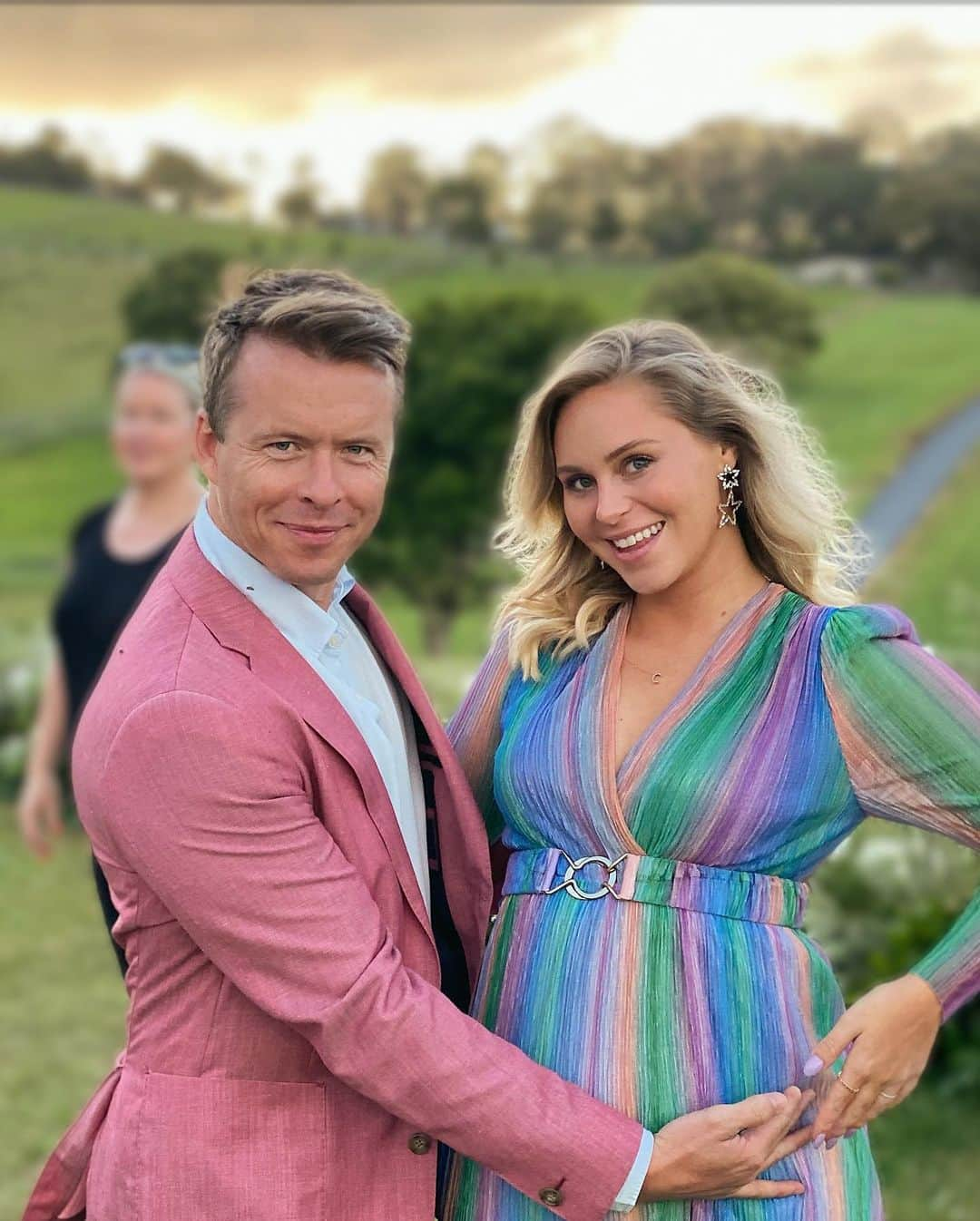 トッド・ラサンスさんのインスタグラム写真 - (トッド・ラサンスInstagram)「Happy 3 year anniversary to the love of my life ♥️ it feels so fitting that we also make a big announcement 😉 baby boy Lasance coming May 2023 💙」1月11日 12時55分 - toddjlasance