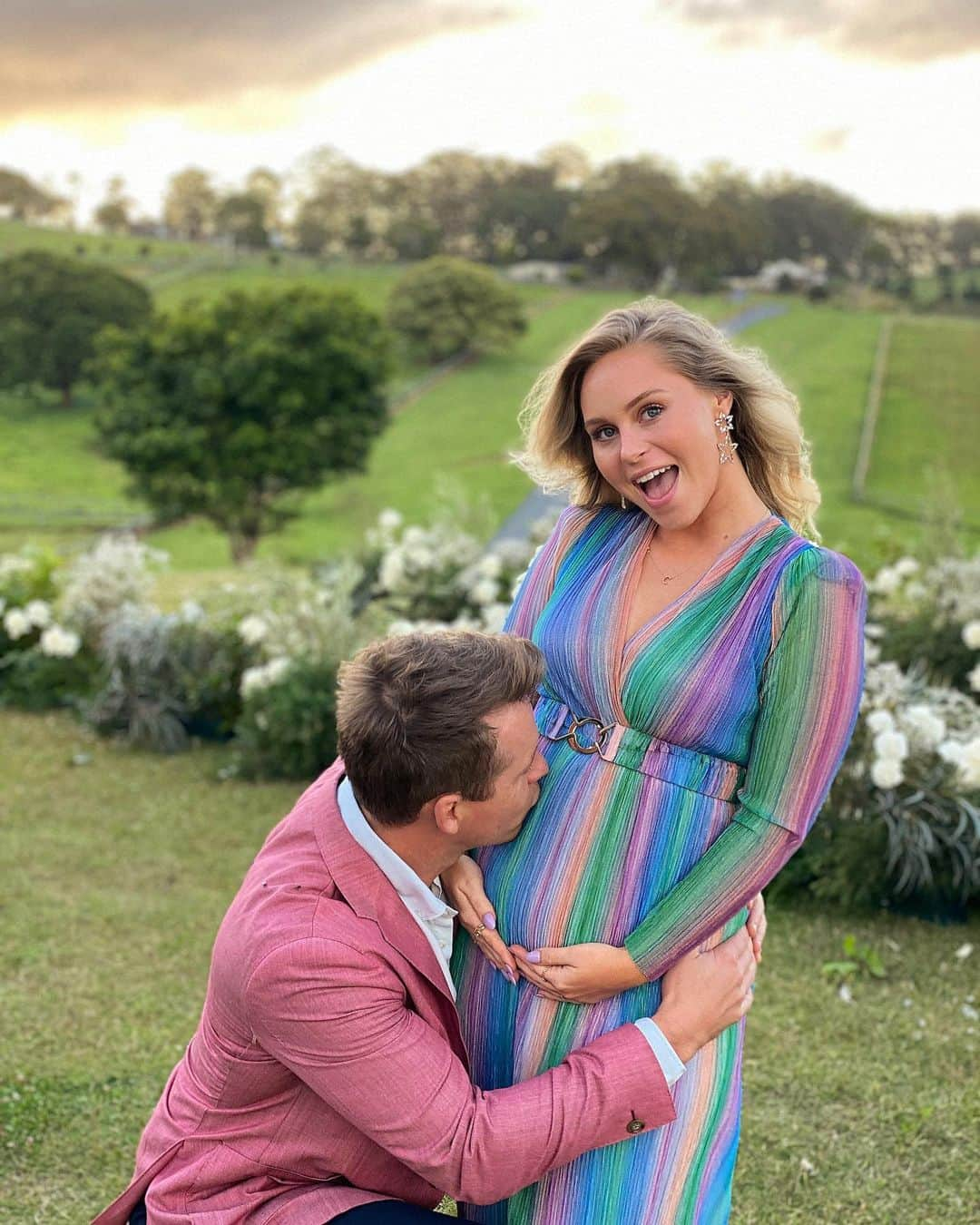 トッド・ラサンスさんのインスタグラム写真 - (トッド・ラサンスInstagram)「Happy 3 year anniversary to the love of my life ♥️ it feels so fitting that we also make a big announcement 😉 baby boy Lasance coming May 2023 💙」1月11日 12時55分 - toddjlasance