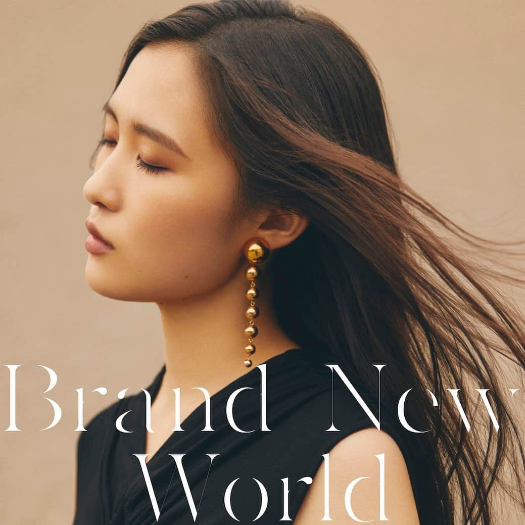 琴音のインスタグラム：「. 【RELEASE】  映画「金の国 水の国」劇中歌 「Brand New World」  本日より先行配信スタート！  https://jvcmusic.lnk.to/BrandNewWorld  さらにYouTubeにて、同曲のスタジオ歌唱映像（Extra Edit）とOfficial Audioの公開もスタート！  ぜひ、チェックをよろしくお願いします🙌  ▼Extra Edit https://youtu.be/pEXemTUxPlM  ▼Official Audio https://youtu.be/4ttt3DWuHTg  #琴音 #金の国水の国 #BrandNewWorld #先行配信」