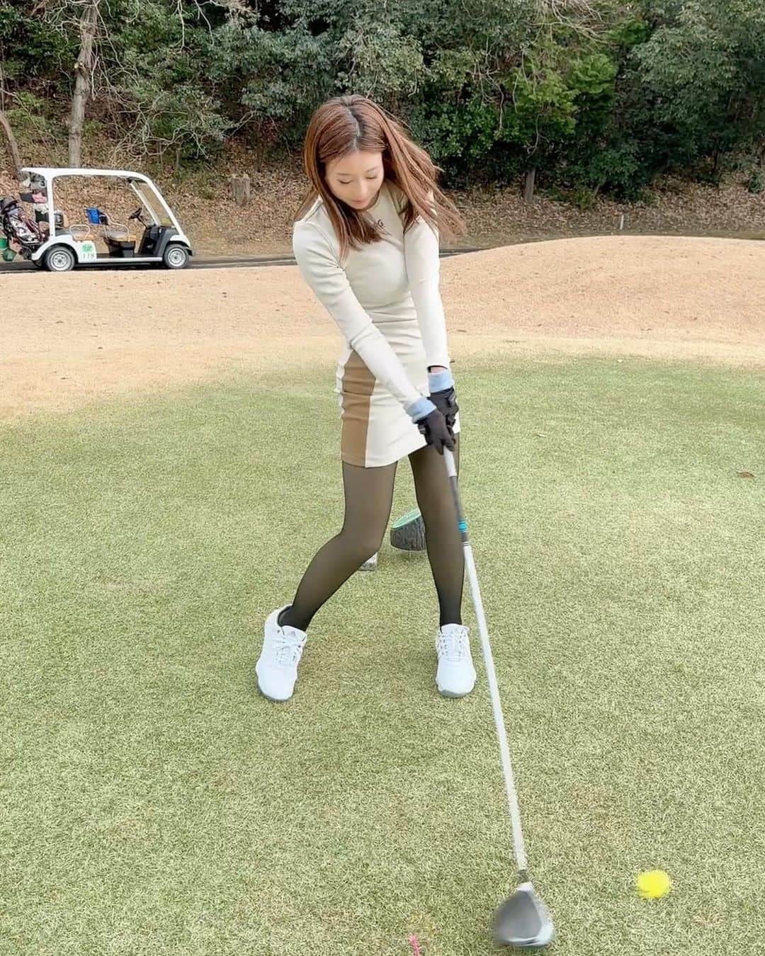 ひちゃんさんのインスタグラム写真 - (ひちゃんInstagram)「バンカー入りました〜😂」1月11日 16時30分 - hichan_golf