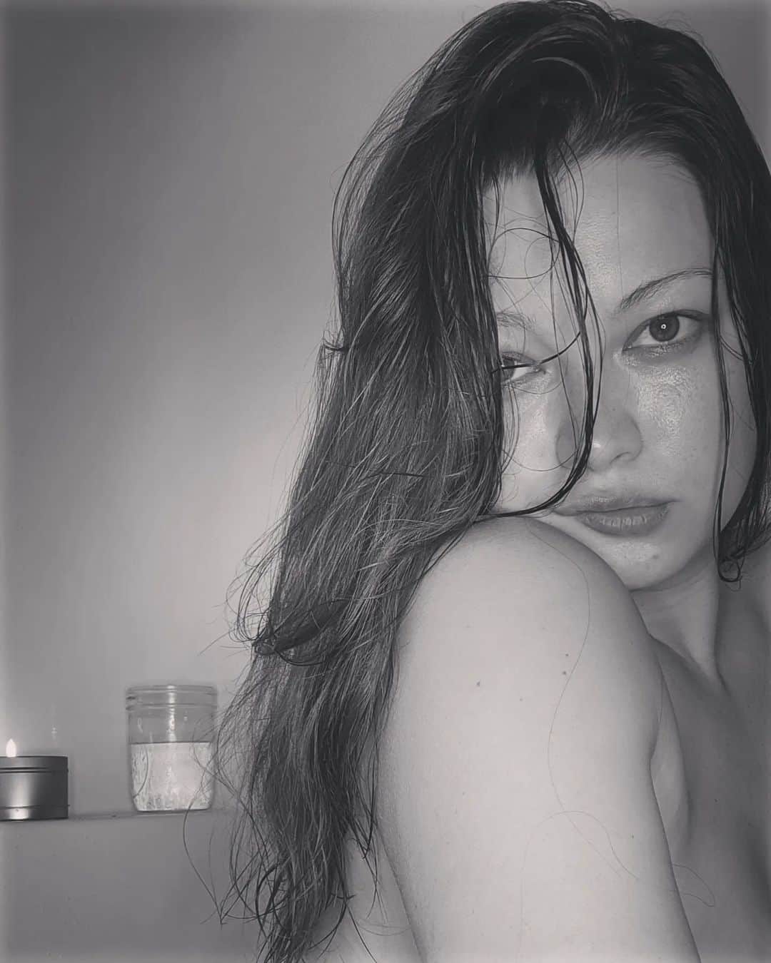Chelsie Arynのインスタグラム：「🖤」