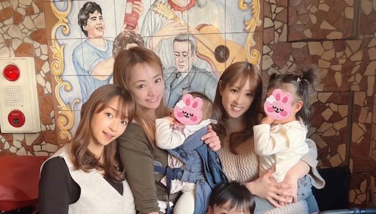 葵ゆりかのインスタグラム：「新年早々会えた❤️ めっちゃあっという間だったけど、楽しかった😊✨✨ 今年もよろしくね❤️  #bestfriends #lunch #ランチ　#新年」