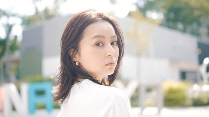 高須みほのインスタグラム：「🚶‍♀️ ロキポで配信中の別ver.を！ 本編は引き続き、ロキポで配信されています😉 そちらも是非！ ロキポで検索🔍」
