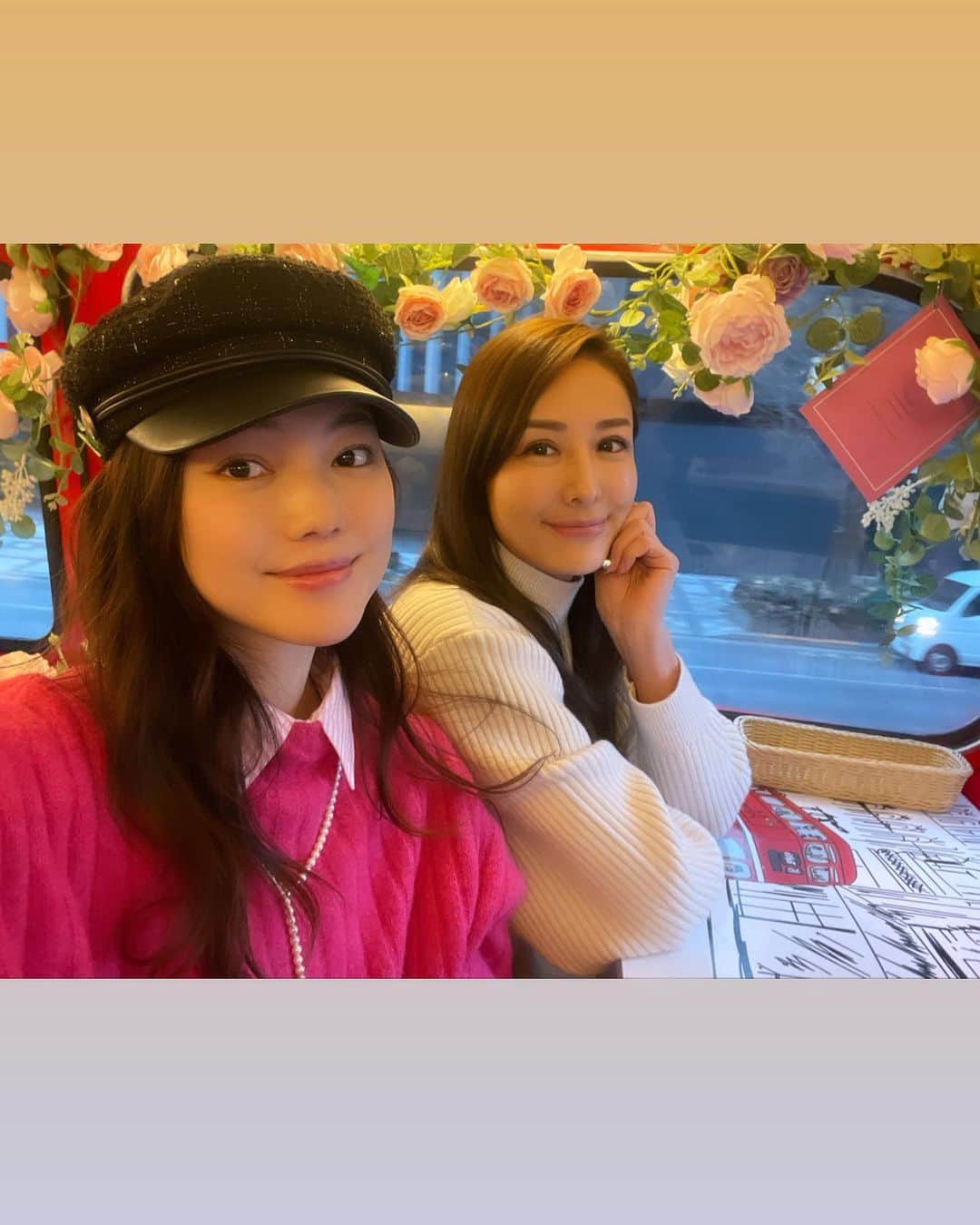 鳥谷部知愛さんのインスタグラム写真 - (鳥谷部知愛Instagram)「ピンクのロンドンバス＾＾  なのでピンクを着ていきました〜💖 いつもありがと😊　@sugaho816」1月11日 19時05分 - tomomi_______