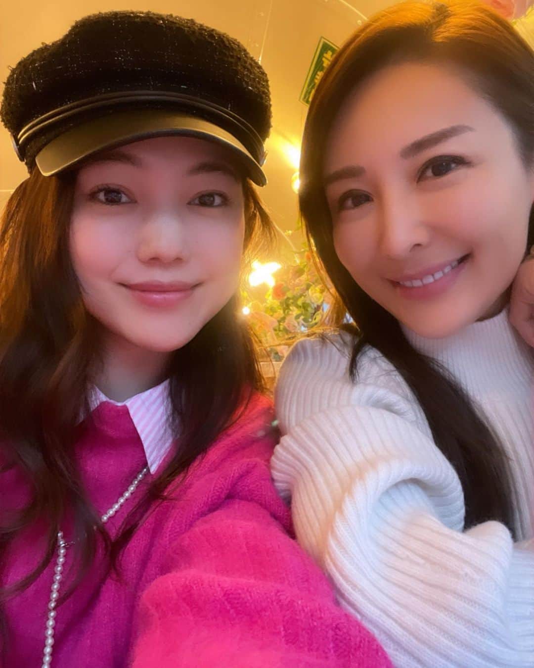 鳥谷部知愛のインスタグラム：「ピンクのロンドンバス＾＾  なのでピンクを着ていきました〜💖 いつもありがと😊　@sugaho816」