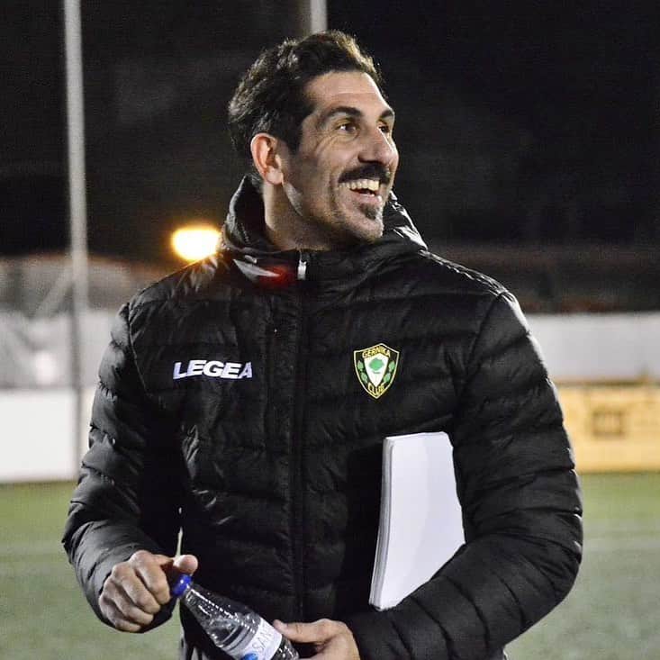 ゴルカ・イライソス・モレノのインスタグラム：「⚽️⚽️. 📸: @angelfontdeporte  #football #coach  #diadepartido #gernika #2rfef」