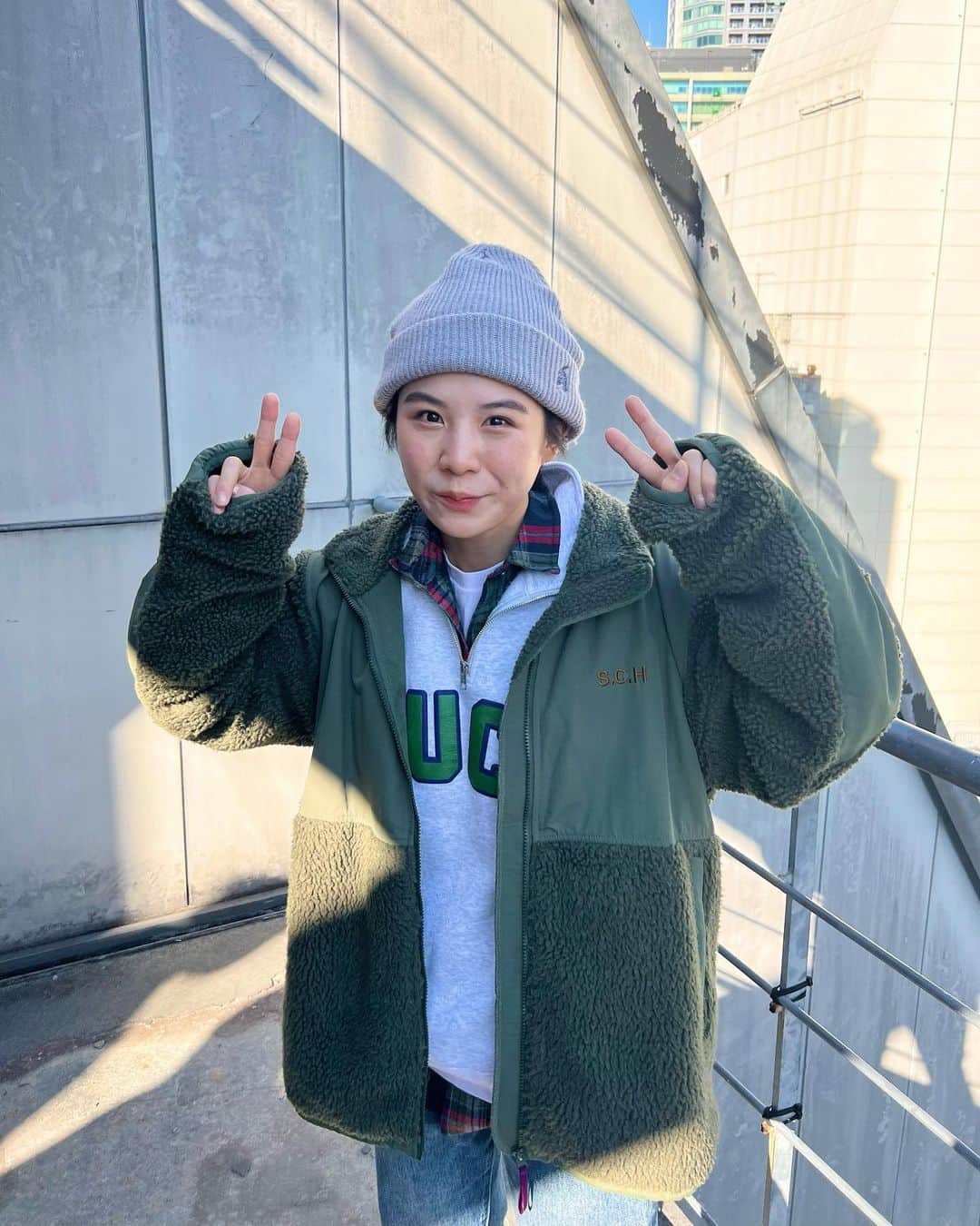 光永のインスタグラム：「so.C.huメンズライクアメカジコーデ👦🏻 レイヤードでシャツチラッとだすの好き🤭 ㅤㅤㅤㅤㅤㅤㅤㅤㅤㅤㅤㅤ ハーフジップ：#so_c_hu アウター：so.C.hu ニット帽：so.C.hu シャツ：#mayree デニム：#古着 スニーカー：#ellesse ㅤㅤㅤㅤㅤㅤㅤㅤㅤㅤㅤㅤ #ootd #outfit #メンズライクコーデ #ハーフジップコーデ #メンズライク #ハーフジップ #レイヤードコーデ #ボーイッシュ女子 #アメカジコーデ #ボアジャケット #骨格ナチュラル #骨格ナチュラルコーデ」