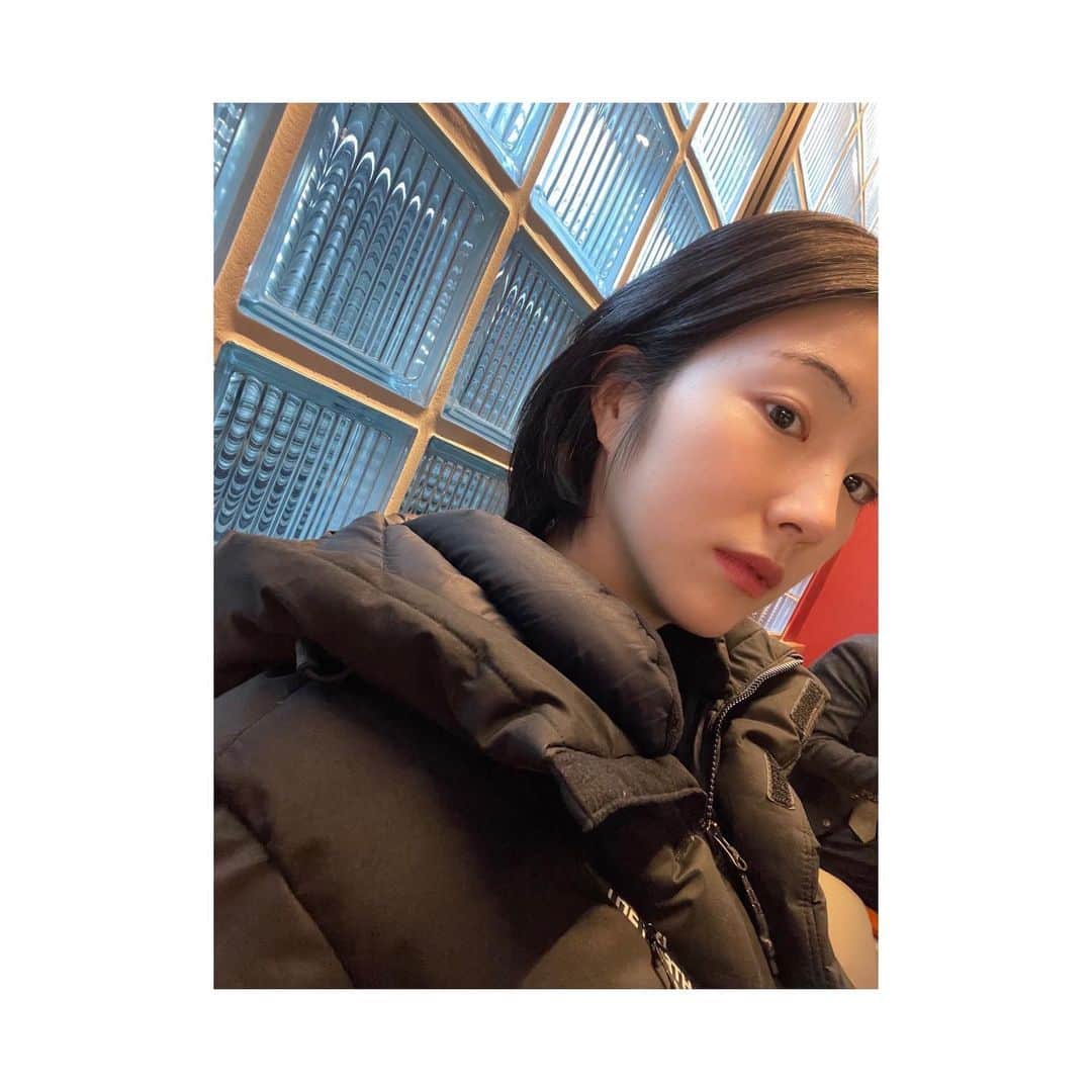 ジエンのインスタグラム：「안녕 2023 :) 🫐」