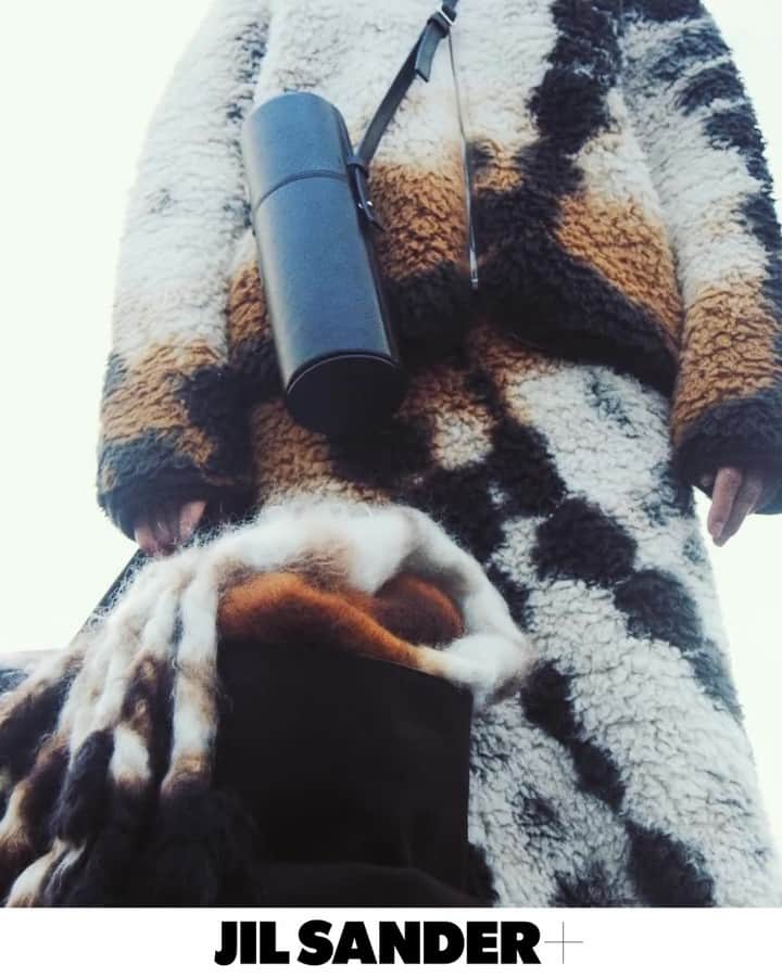 ジルサンダーのインスタグラム：「#JILSANDER FALL/WINTER 2022 JILSANDER+ Collection Iceland, March 2022 @stephen.kidd  Now available online and in selected stores #JilSanderbyLucieandLukeMeier」