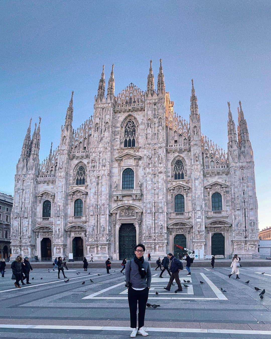 J E R E M Y ジェレミーさんのインスタグラム写真 - (J E R E M Y ジェレミーInstagram)「: A little gift to myself and my bro, A birthday trip together, A little Smile in Milan. . . . .  #minimalism #撮影練習 #写真好き #photooftheday  #picoftheday#米蘭 #意大利  #bestoftheday #nofilter #hongkonger #british  #londoner #travelgram #wanderlust #weekendescape #positivevibe #asethetic #visualgang #holiday #winter #2023 #newyear  #Italy #Milan #Milano #duomo #birthdaytrip」1月11日 21時50分 - jeremygenic