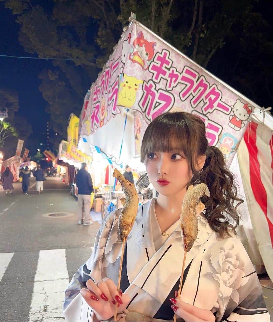 あかりのインスタグラム：「福岡の十日戎🤍 あゆのしおやきいちばん テンションあがた🐟💞  #十日戎 #鮎の塩焼き」