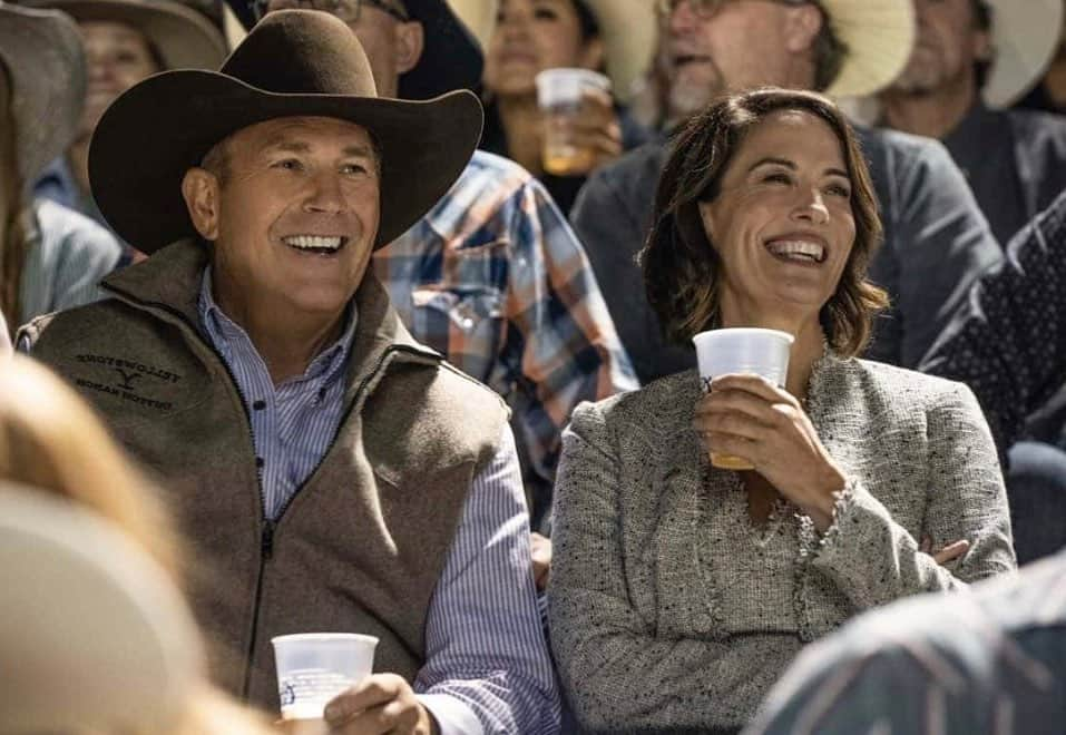 ウェンディ・モニツのインスタグラム：「CHEERS!!  🤠🍻😄 to this legend @kevincostnermodernwest for his win at last nights Golden Globes 👏🏻👏🏻👏🏻👏🏻 *** @yellowstone  @paramountnetwork  #johndutton #bestactor #yellowstonetv」