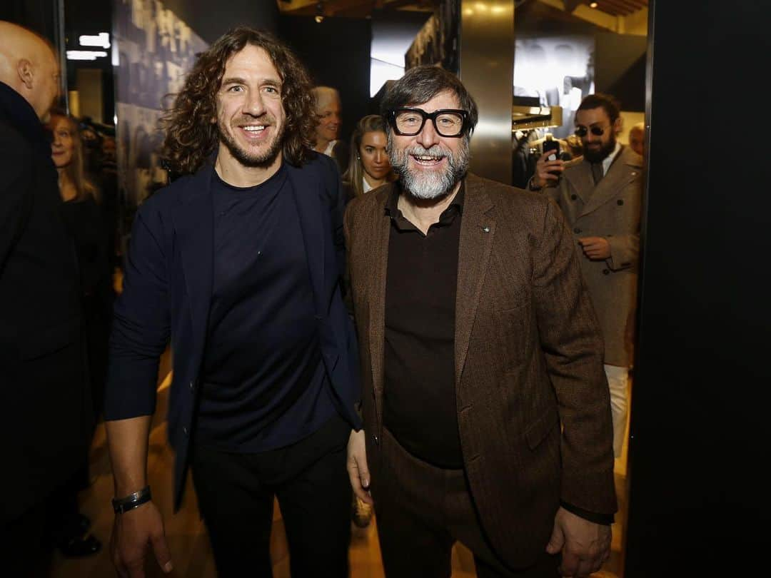 カルレス・プジョルのインスタグラム：「Un placer estar en #pittiuomo acompañando a los amigos de Herno y del Barça.」