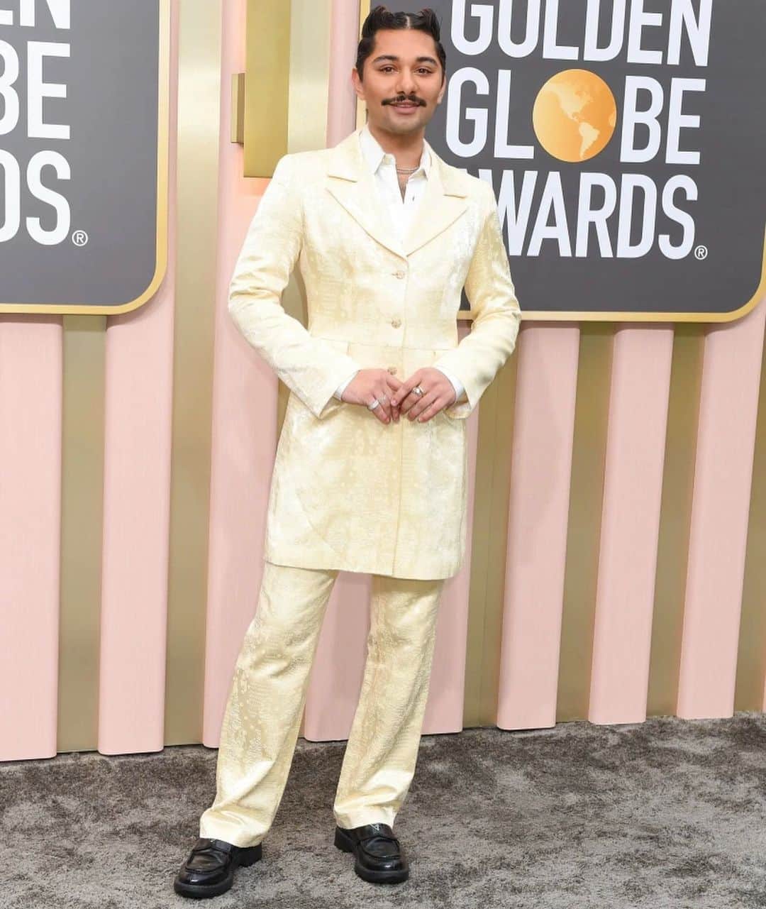 マーク・インデリカートのインスタグラム：「🌎   Styling: @gamesjallagher • vintage @christianlacroixmaison suit sourced by @aralda.vintage & @prada loafer Glam: @caitlinkrenzbeauty  Jewelry: @justdesi」