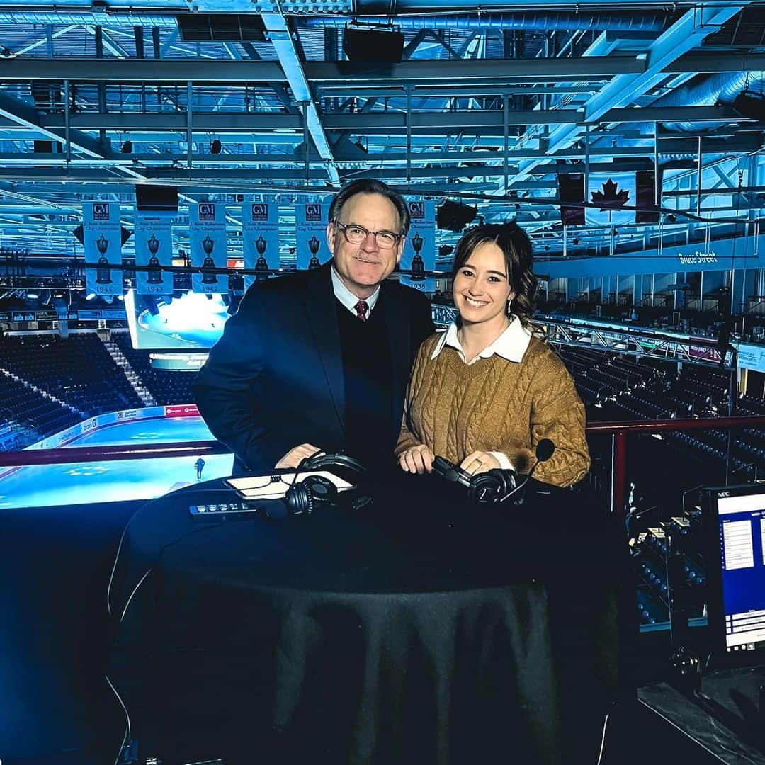 ケイトリン・オズモンドのインスタグラム：「Time for Junior Women!! Should be an exciting event! Be sure to tune into the skate Canada livestream! Or better yet, get to the rink!」