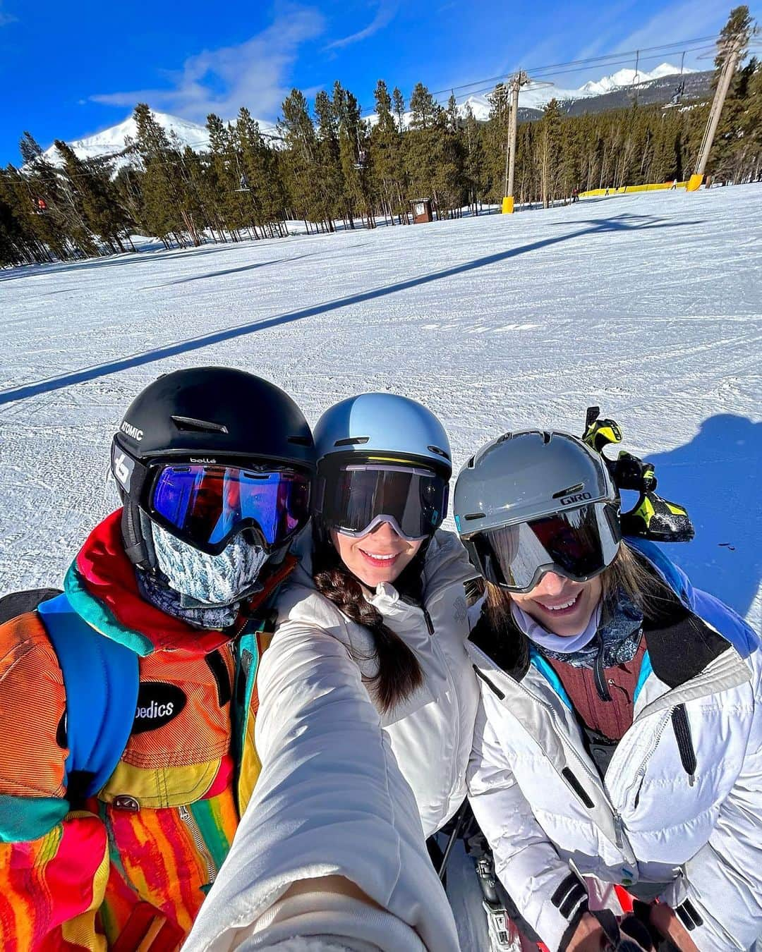 Rozinaさんのインスタグラム写真 - (RozinaInstagram)「There’s no vacation like a snowcation😎 #ski#skibreck#skicolorado#athletics#slopes#winterbreak#breckenridge」1月12日 8時18分 - rozinataguchi