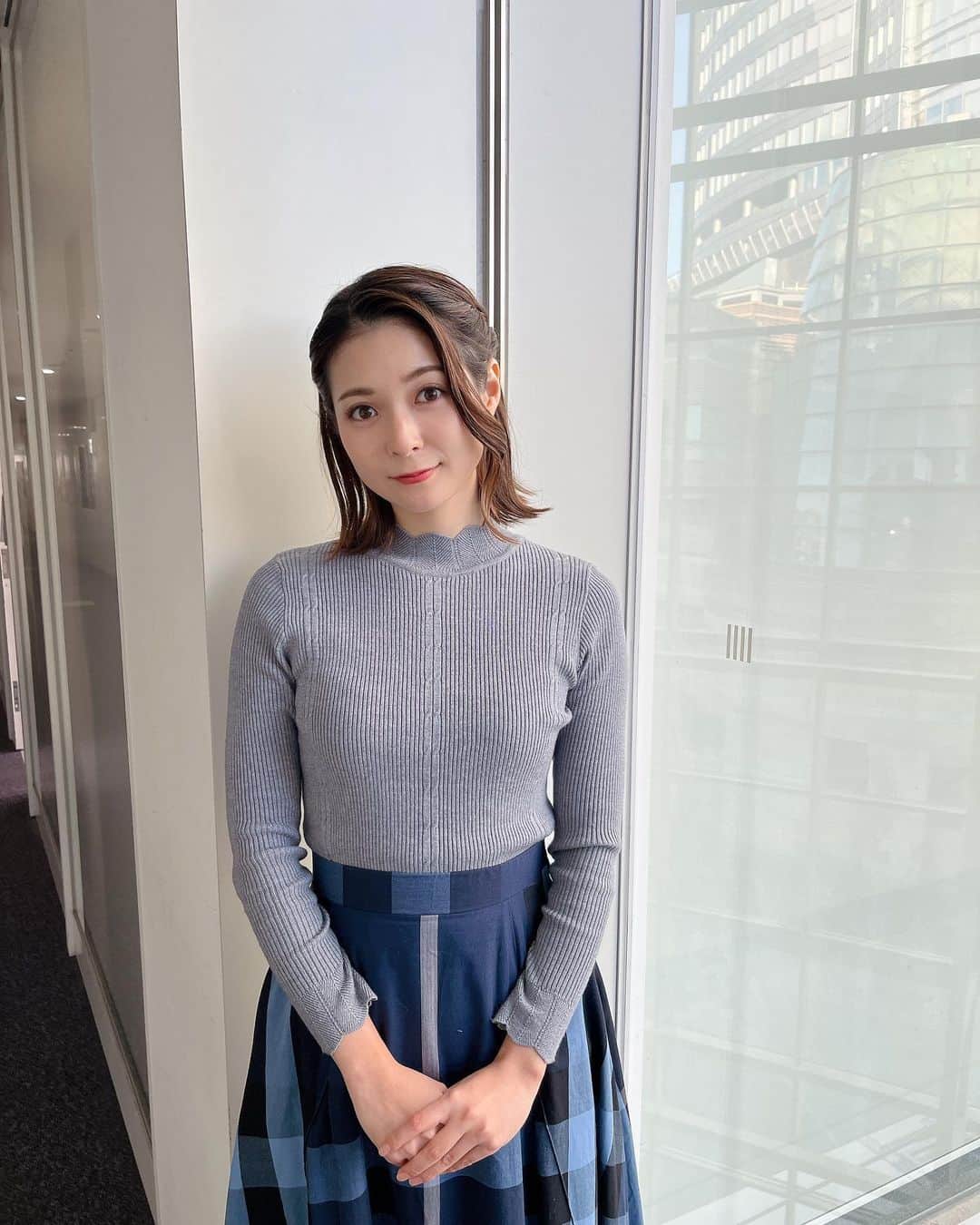 住田紗里のインスタグラム：「今日と昨日のグッド！モーニングの衣装です☀️ 土曜日は今年最初の週刊ニュースリーダーです！  1,2枚目 トップス・スカート Million Carats (@millioncarats_official)  3,4枚目 トップス・パンツ C+ (@c_fsf)  #グッドモーニング#衣装#millioncarats#c+#テレビ朝日#テレ朝#テレビ朝日アナウンサー#アナウンサー#住田紗里」