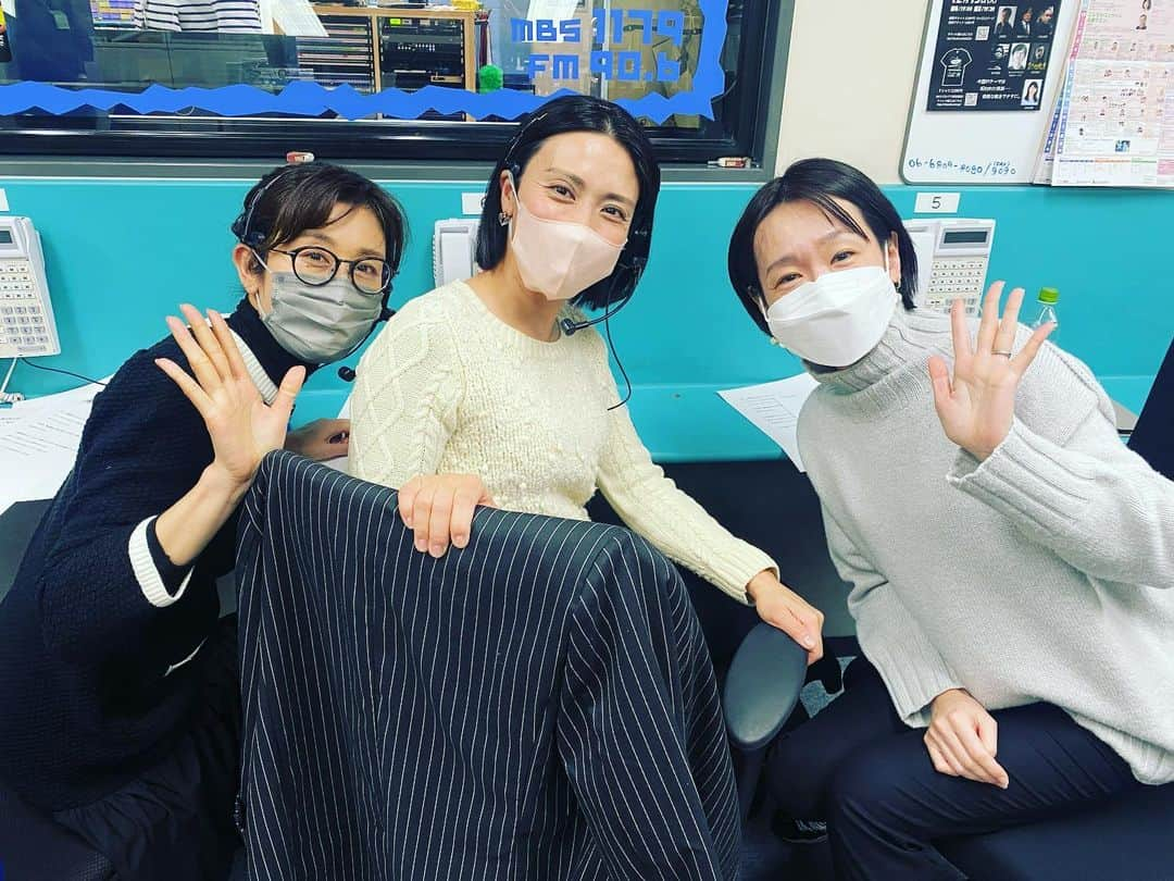 松川浩子さんのインスタグラム写真 - (松川浩子Instagram)「只今チケット販売電話受付中 私達がオペレーターで 電話応対してます。  この後13:30くらいまで 06-6809-8080  コトノハものがたりの世界2023 3月5日(日) 豊中市立文化芸術センター 昼13:30〜 夕17:30〜  是非いらして下さい！  #mbsアナウンサー#コトノハ#朗読イベント」1月12日 12時35分 - hiroko_matsukawambs