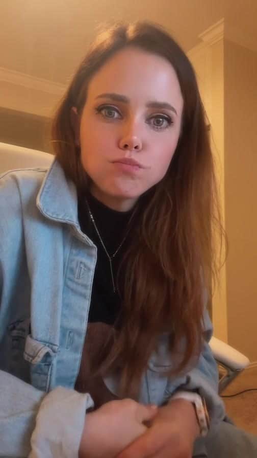 ティファニー・アルボードのインスタグラム：「Eating enchiladas and stuff ⭐️」