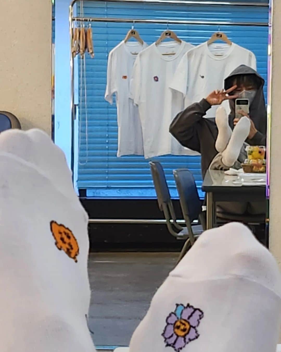 のインスタグラム：「도쿄 콘서트 이제 시작합니당 🐳🐯🌼」