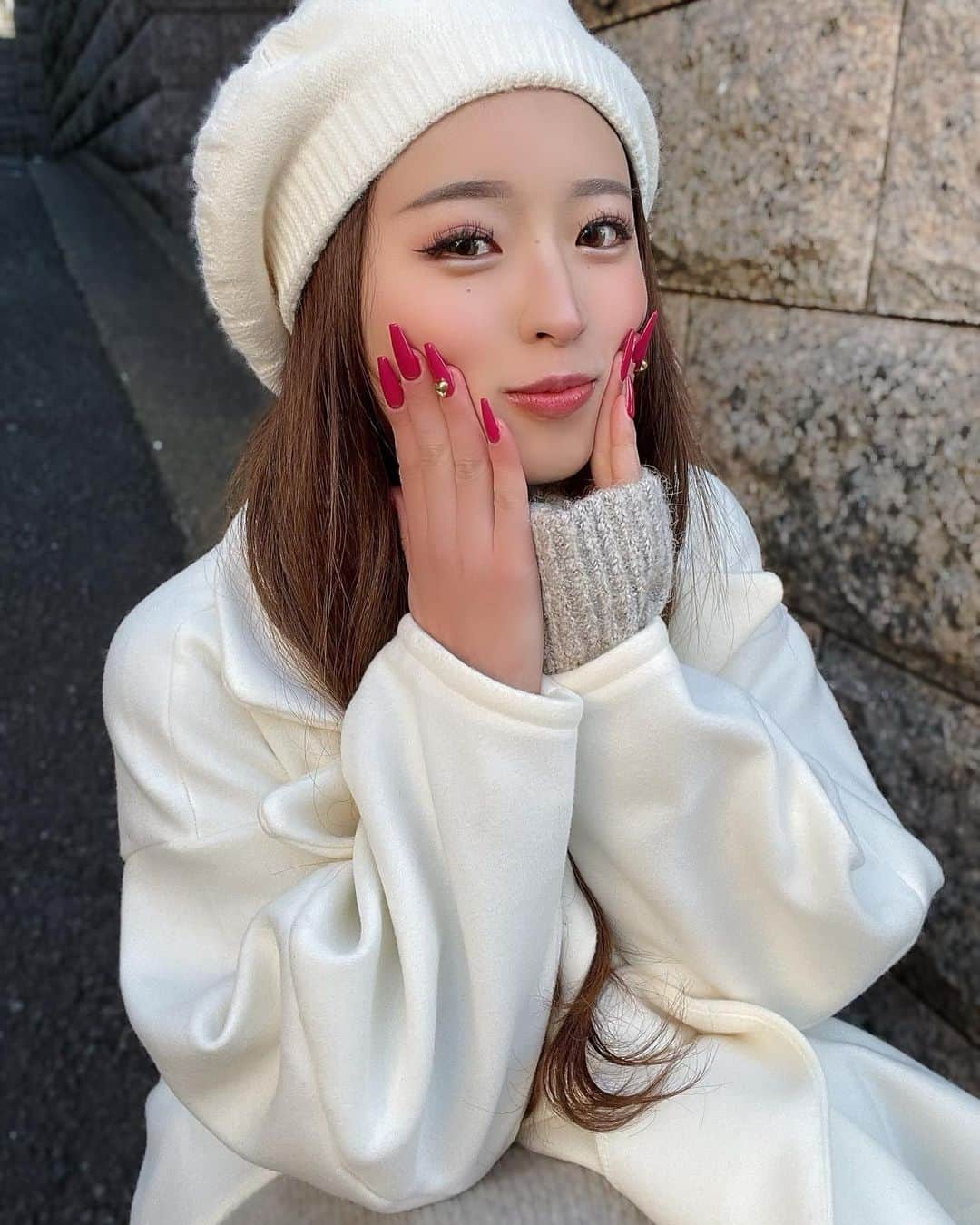 MIYABIのインスタグラム：「雪だるまつく〜ろぅ☃️❄️  @lapis_eyelash_nail さんでマツエク200本つけて頂きました👀✨  マツエク有るのと無いのじゃ盛れ度が全然違うの〜🥹  @lapis__maki さんいつも丁寧な施術ありがとう御座います🙇‍♀️  #cyberjapan  #マツエクデザイン」