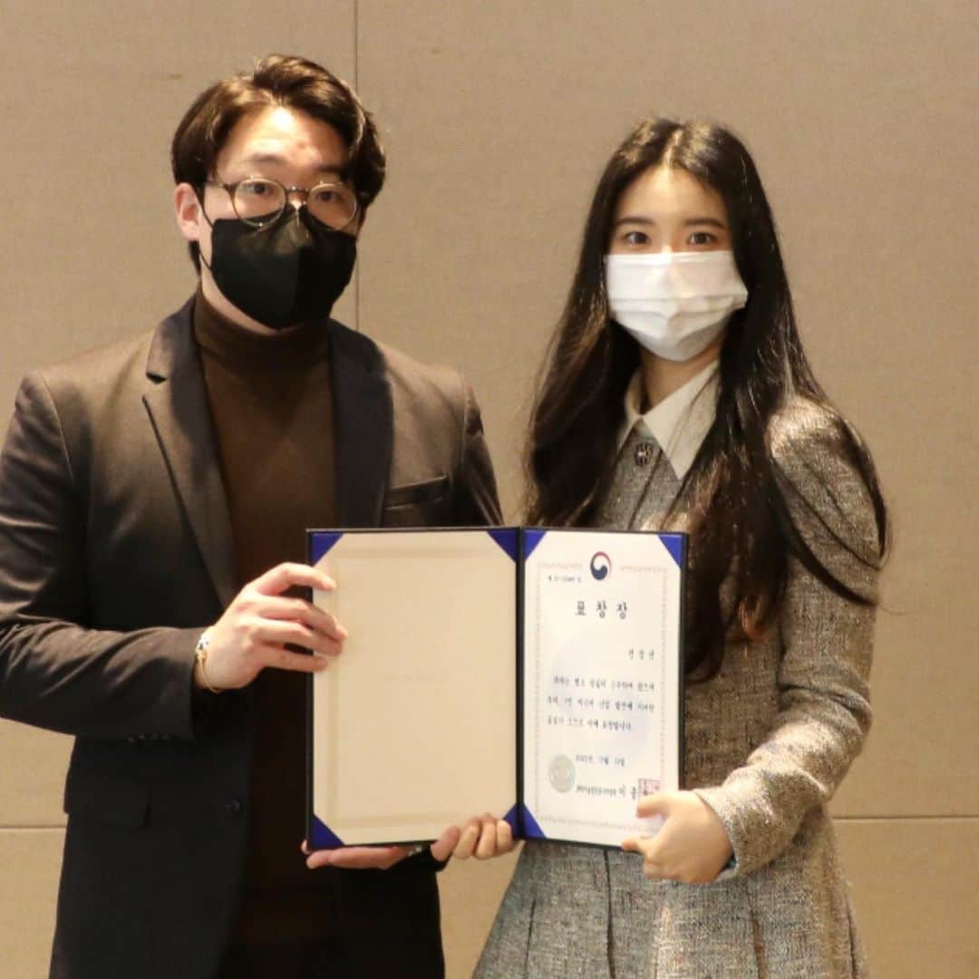 suna（ソナ）さんのインスタグラム写真 - (suna（ソナ）Instagram)「장관상 감사합니다 더욱 열심히! 발전하겠습니다」1月12日 17時59分 - ggulggulsuna