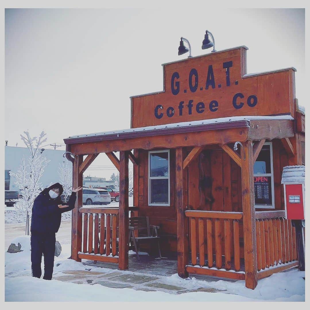 吉田夕梨花さんのインスタグラム写真 - (吉田夕梨花Instagram)「. G.O.A.T Coffee Co☕️ . . 今日の練習終わりにJDが見つけてくれたコーヒーショップがどタイプ過ぎて幸せ☕️♡ . . . #goatcoffeeco  #camrose #coffee」1月13日 3時49分 - yurikayoshida77