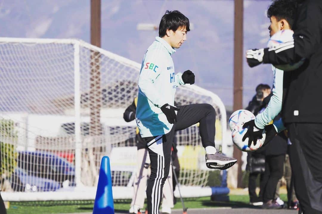 渡邉千真さんのインスタグラム写真 - (渡邉千真Instagram)「. 2023シーズン⚽️ @matsumoto.yamagafc 🟢 . #newseason  #2023 #松本山雅fc  #渡邉千真」1月12日 21時12分 - kazumawatanabe_official