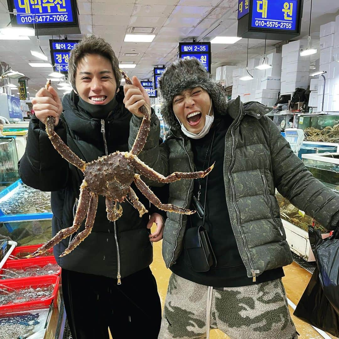 森山さんのインスタグラム写真 - (森山Instagram)「韓国ででけえカニを食ったんだ。 そりゃあもう、でけぇカニだった。」1月12日 21時50分 - mori_evisjap