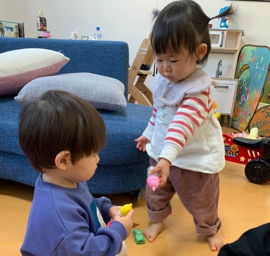 野口綾子さんのインスタグラム写真 - (野口綾子Instagram)「新年会🎍💕 子供2人居ると、遊びに来てくれるの本当に助かる😭  みんなも移動大変だろうに、本当にありがとう✨  @nukazukemiho0320 @orie8722 今年もよろしくお願いします🥰  #友達から #ママ友 #進化 #同級生 #男の子ママ #女の子ママ #兄妹 #2歳差育児 #2歳差兄妹 #3歳 #1歳 #子供のいる暮らし #赤ちゃんのいる生活」1月12日 21時51分 - ayako__n